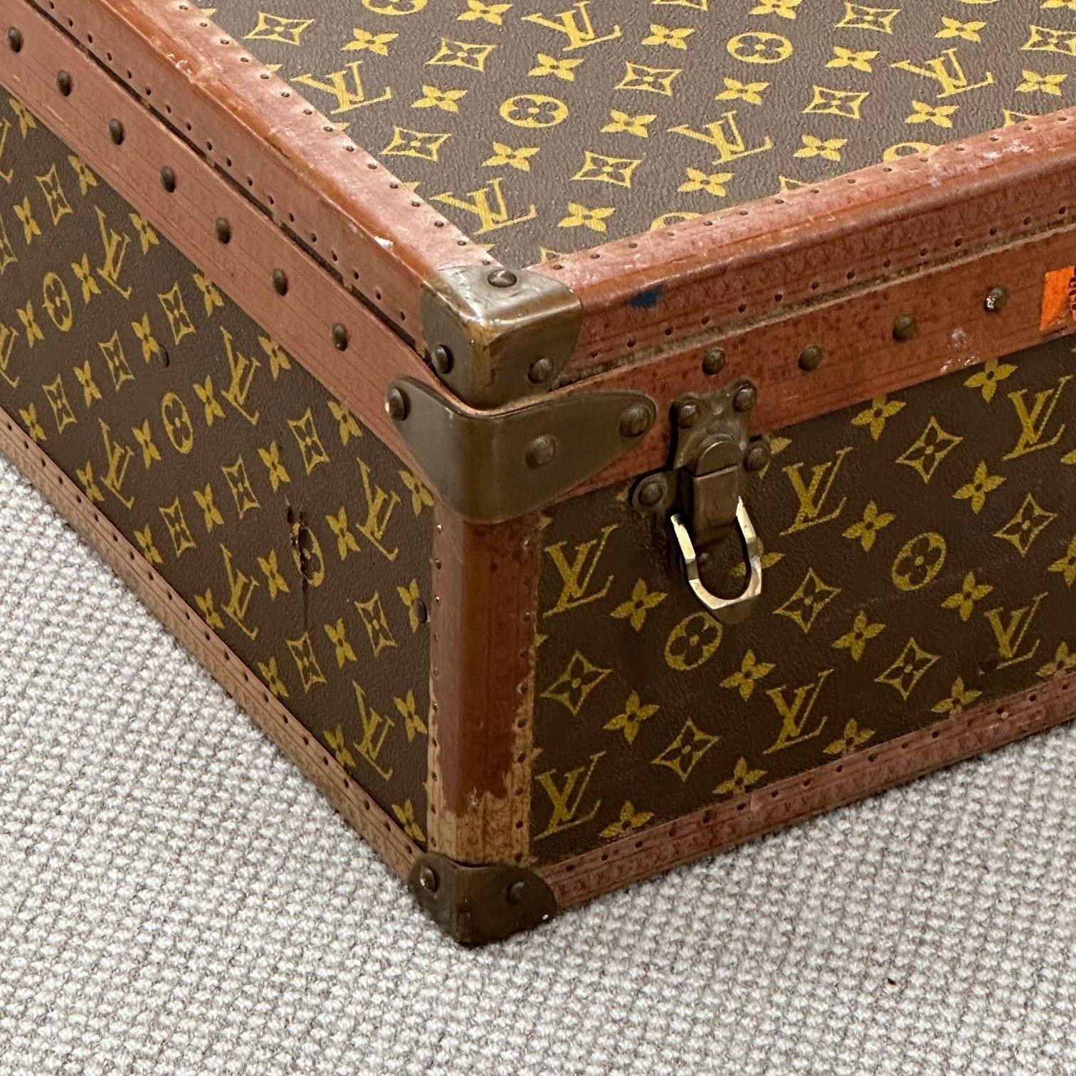 Louis Vuitton Monogram Suitcase / Luggage or Trunk, Alzer 80, Mid 20th Century For Sale 9