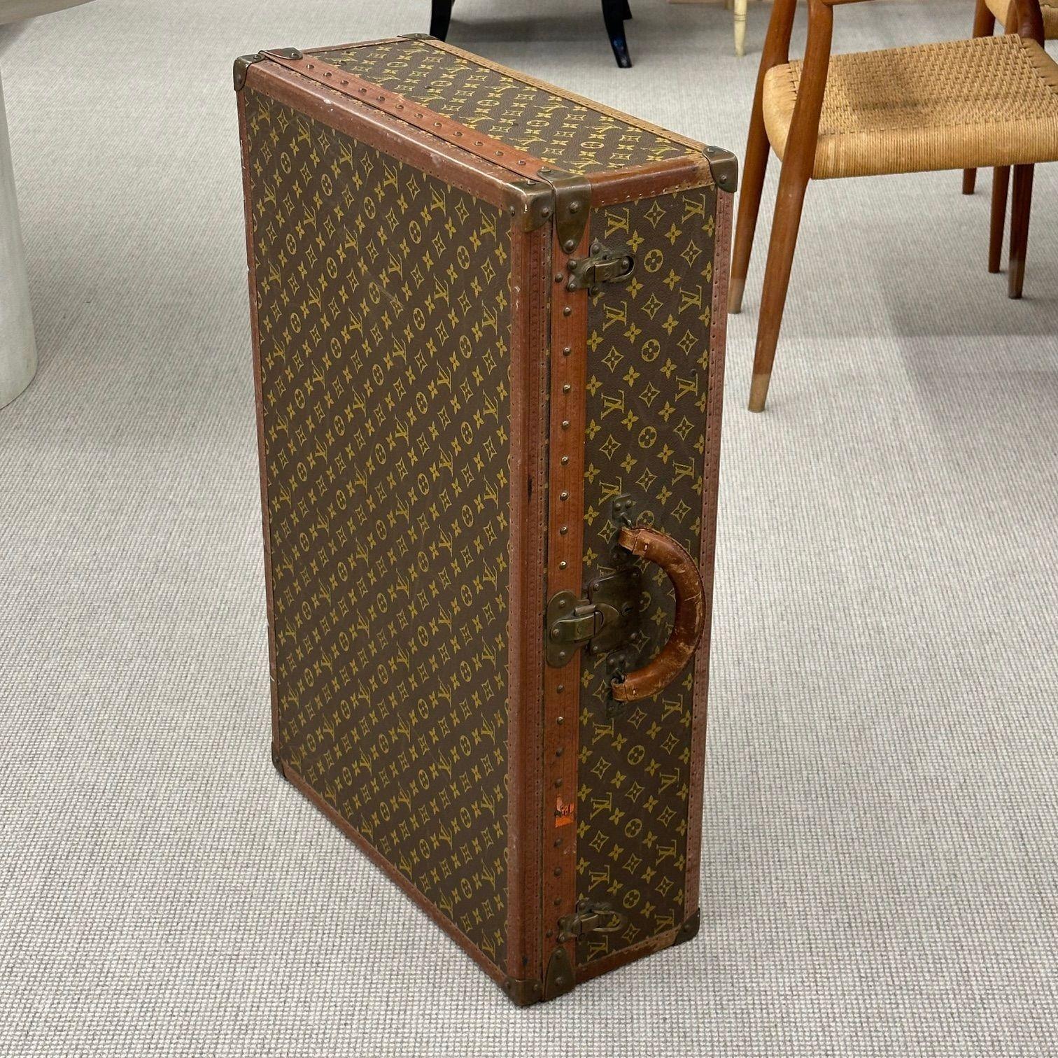 Louis Vuitton Monogram Suitcase / Luggage or Trunk, Alzer 80, Mid 20th Century For Sale 1