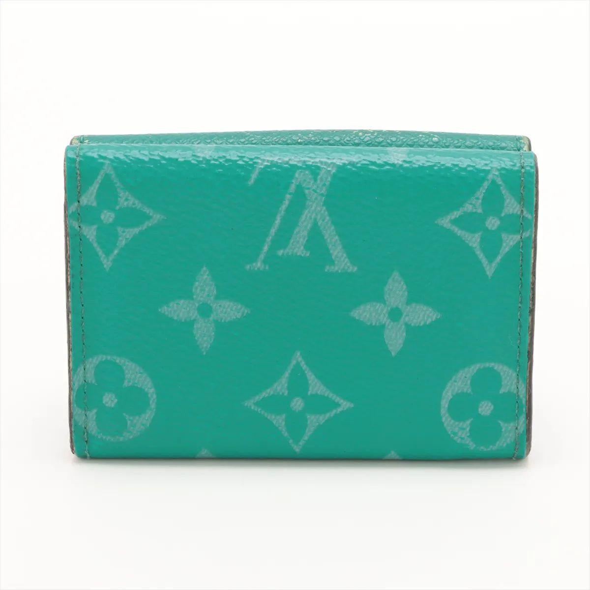 Louis Vuitton Monogram Taigarama Entdeckung kompakte Brieftasche Grün im Zustand „Gut“ im Angebot in Humacao, PR