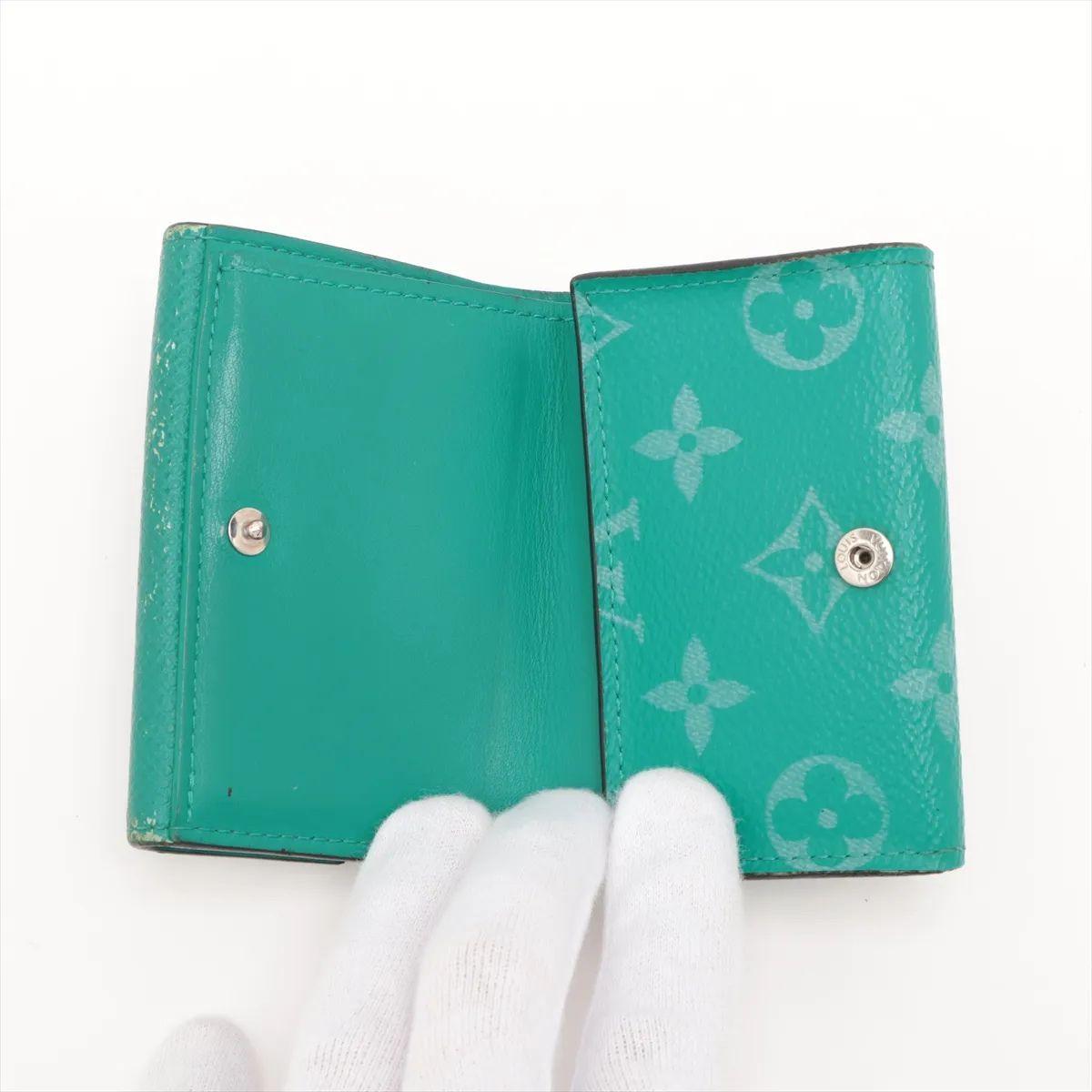 Louis Vuitton Monogram Taigarama Entdeckung kompakte Brieftasche Grün Damen im Angebot