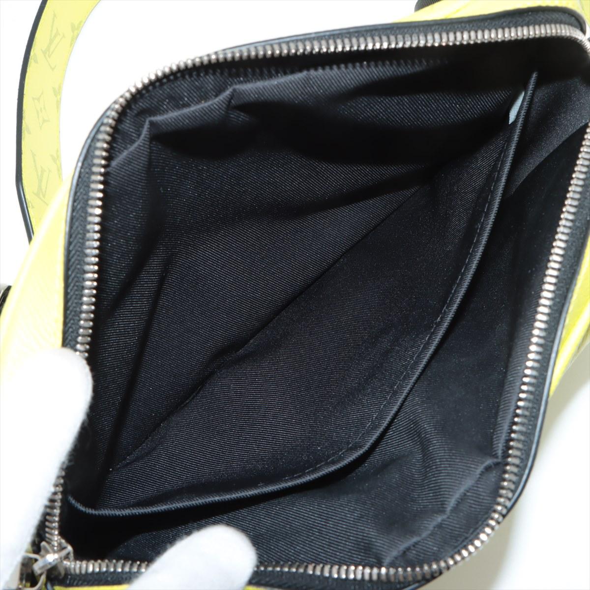 Louis Vuitton Monogram Taigarama Outdoor Messenger PM Gelb 4