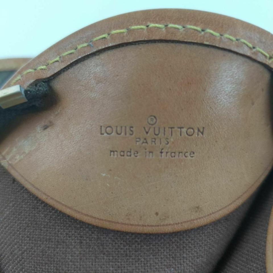 GOOD CONDITION
(7/10 or B)

(Outside) Minor rub on the leather parts

(Inside) Minor fray on the edge of the upper parts

Minor rub on the leather parts

(Inside) Minor stain partially

(zipper) Zipper works properly



Width (inch) : 9.44