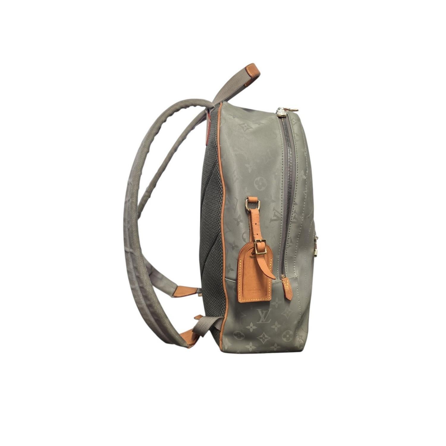 Gris Louis Vuitton Monogram Titanium Backpack PM en vente