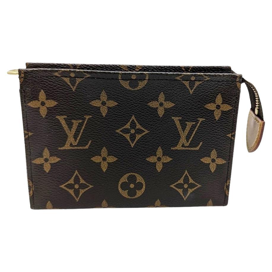 Louis Vuitton Monogram Toiletry 15 Pouch Cosmetic Case For Sale
