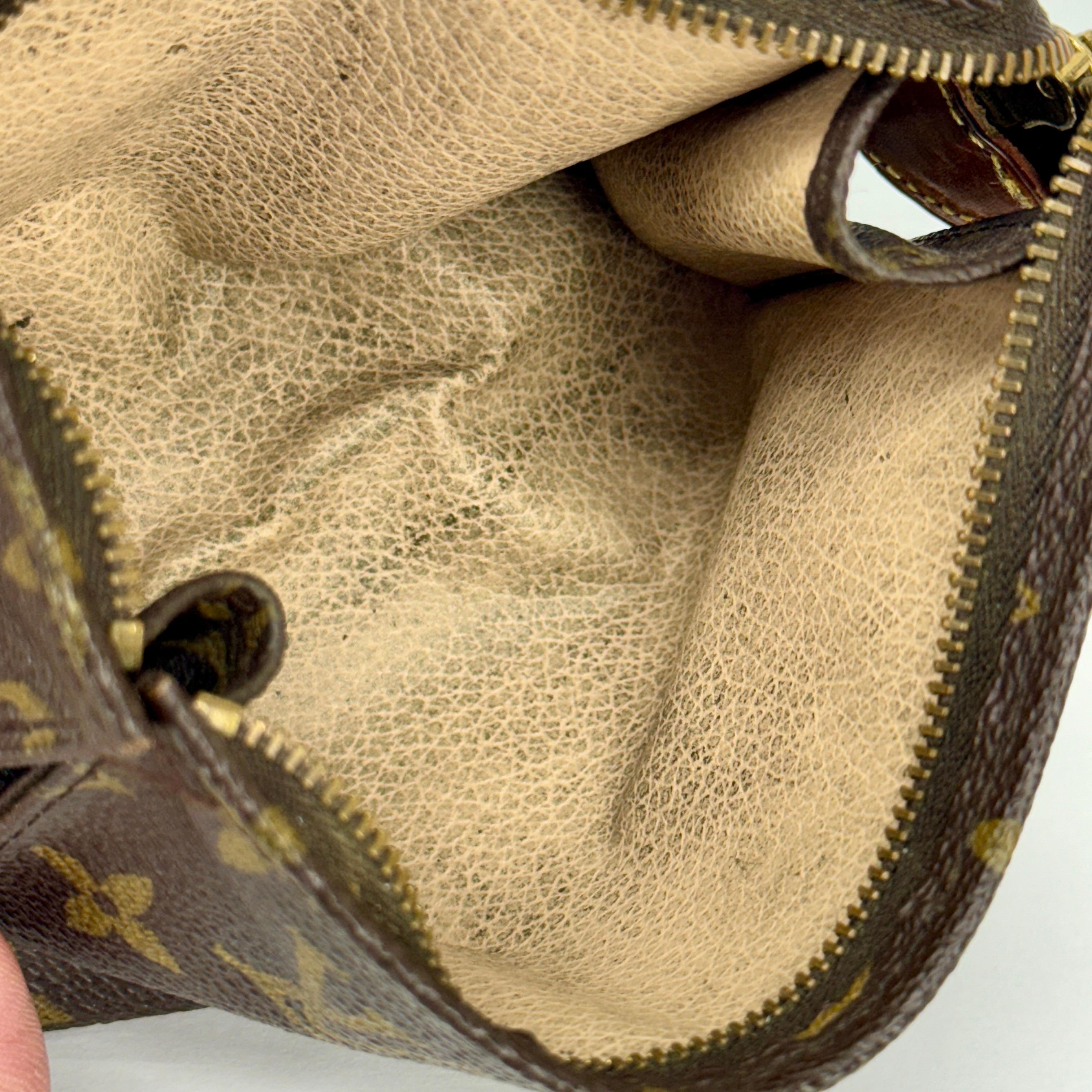 Contemporary Louis Vuitton Monogram Toiletry Bag Pochette Pouch 15