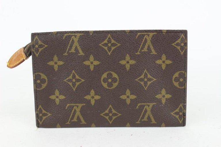 Louis Vuitton Cosmetic Pouch GM Monogram & Free LV Luggage Tag, Women's  Fashion, Bags & Wallets, Purses & Pouches on Carousell