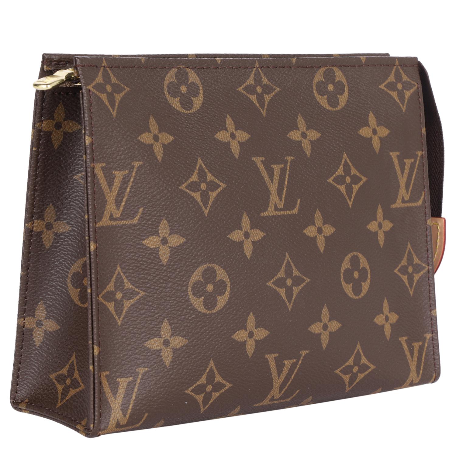 Gris LOUIS VUITTON Trousse de toilette Monogram 19 Brown en vente