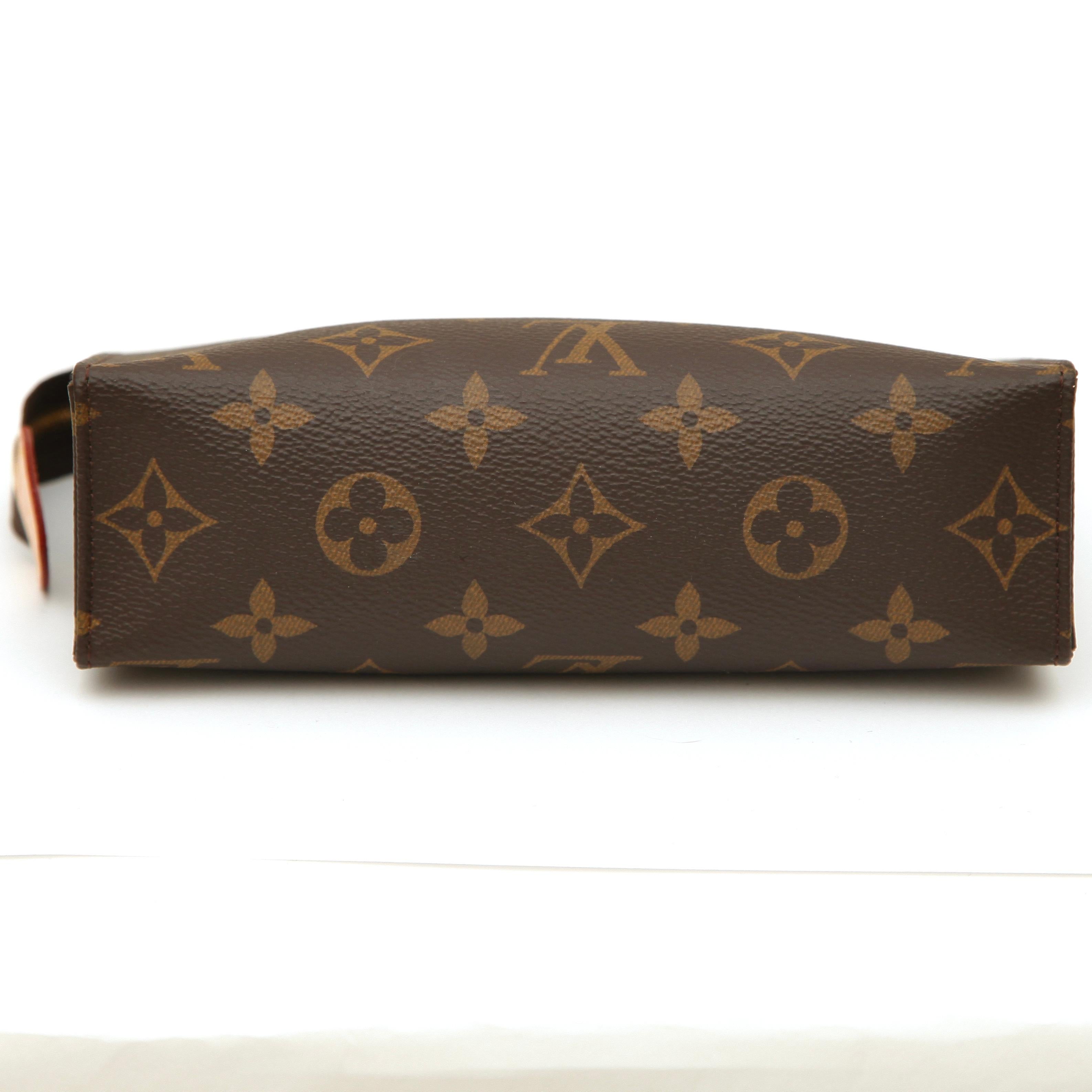 LOUIS VUITTON Monogram Toiletry Pouch 19 Canvas Case Bag Zipper Vachetta Leather In Excellent Condition In Hollywood, FL