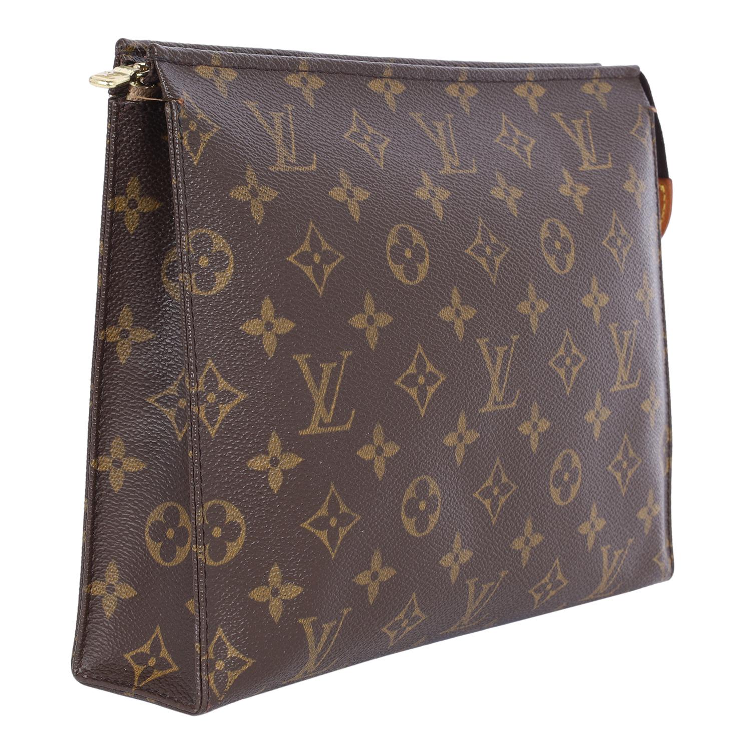 Louis Vuitton Monogram Toiletry Pouch 26 Cosmetic Bag In Good Condition In Salt Lake Cty, UT