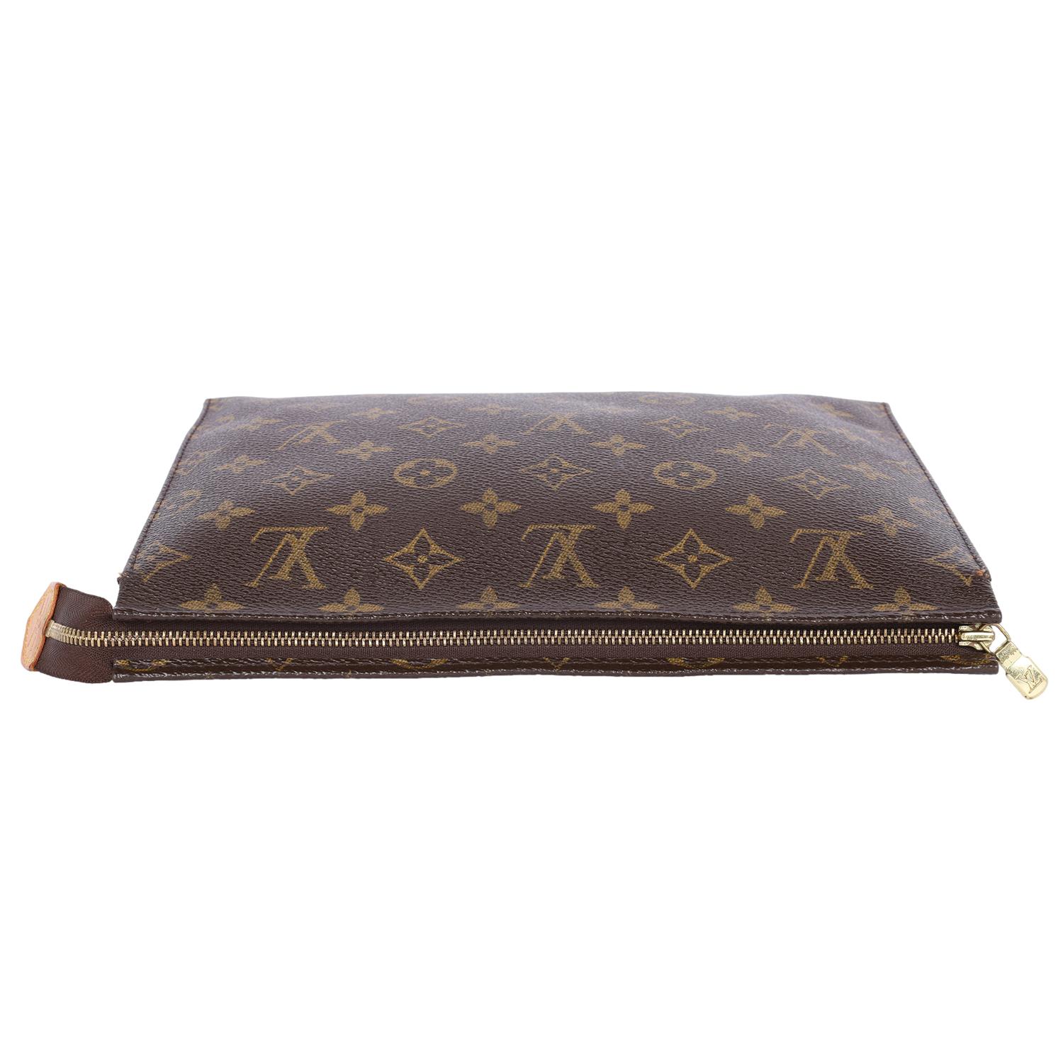 Louis Vuitton - Pochette de toilette monogrammée 26 4