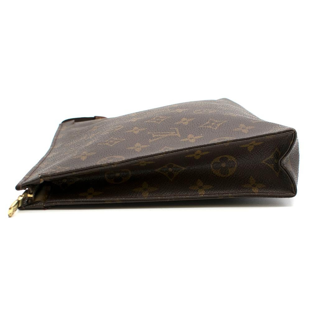 Louis Vuitton Monogram Toiletry Pouch 26	 In Good Condition In London, GB