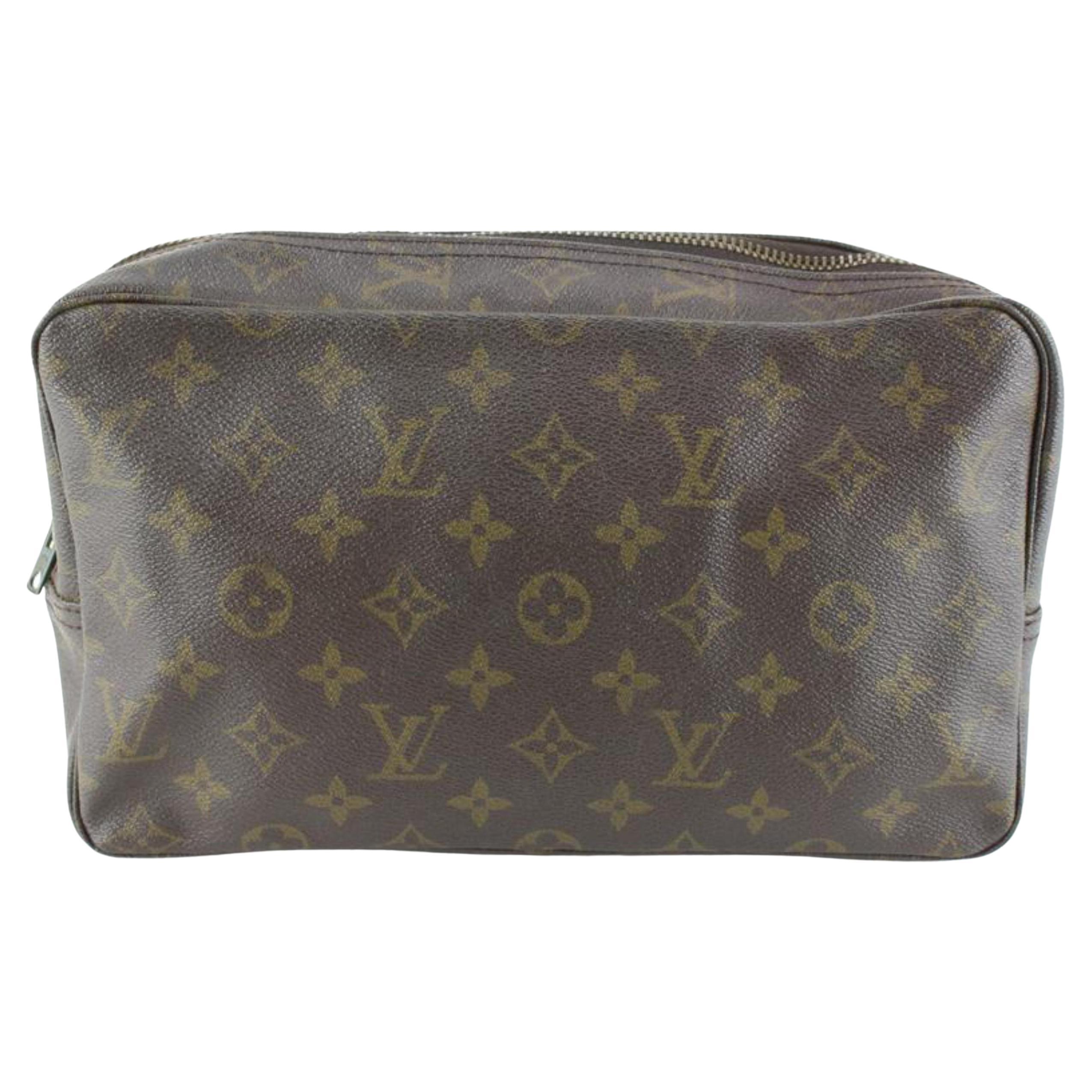 Louis Vuitton Monogram Toiletry Pouch 28 Unisex Travel Make Up Bag 69lk726s For Sale