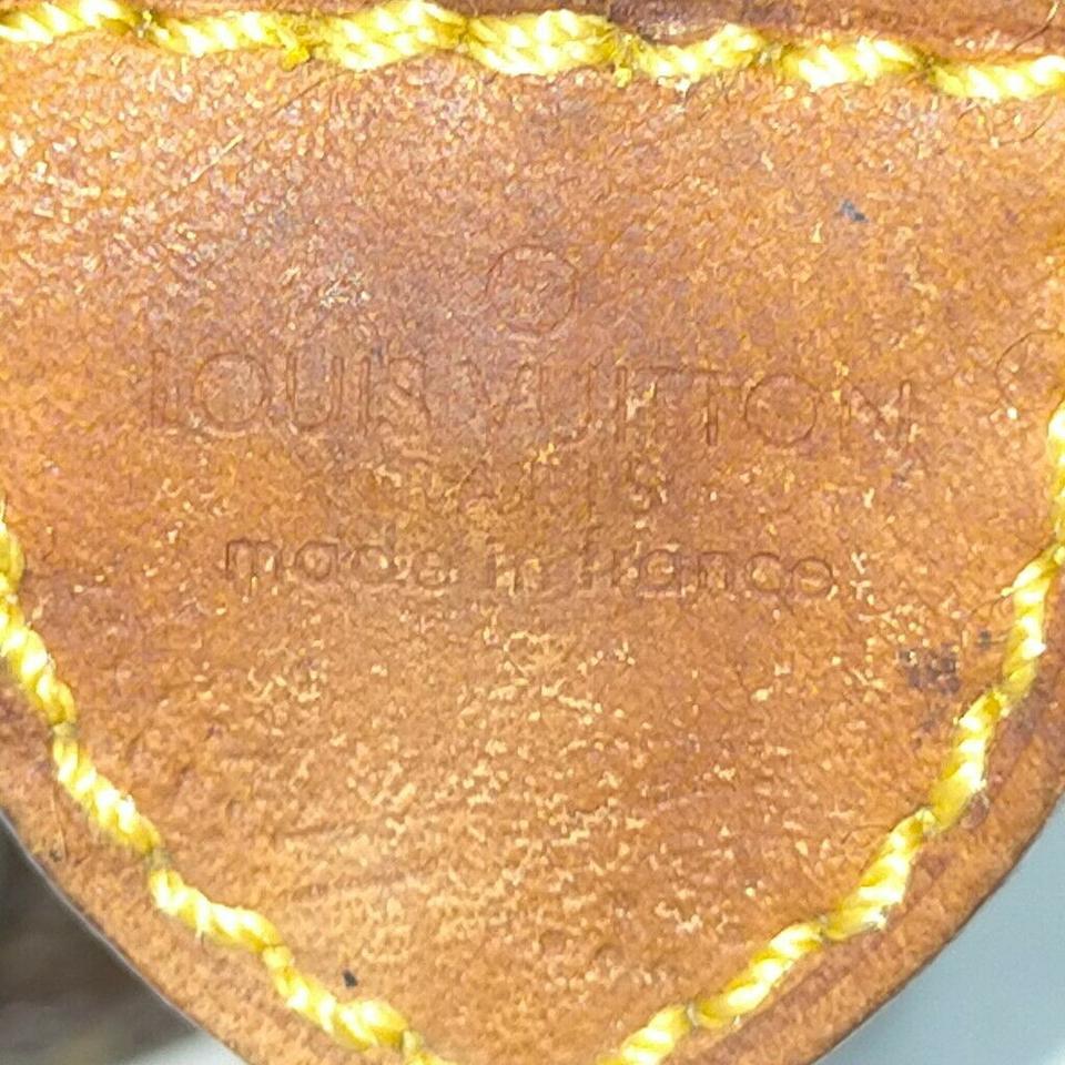 Louis Vuitton Monogram Toiltery Pouch 15 Cosmetic Case 863501 In Good Condition For Sale In Dix hills, NY