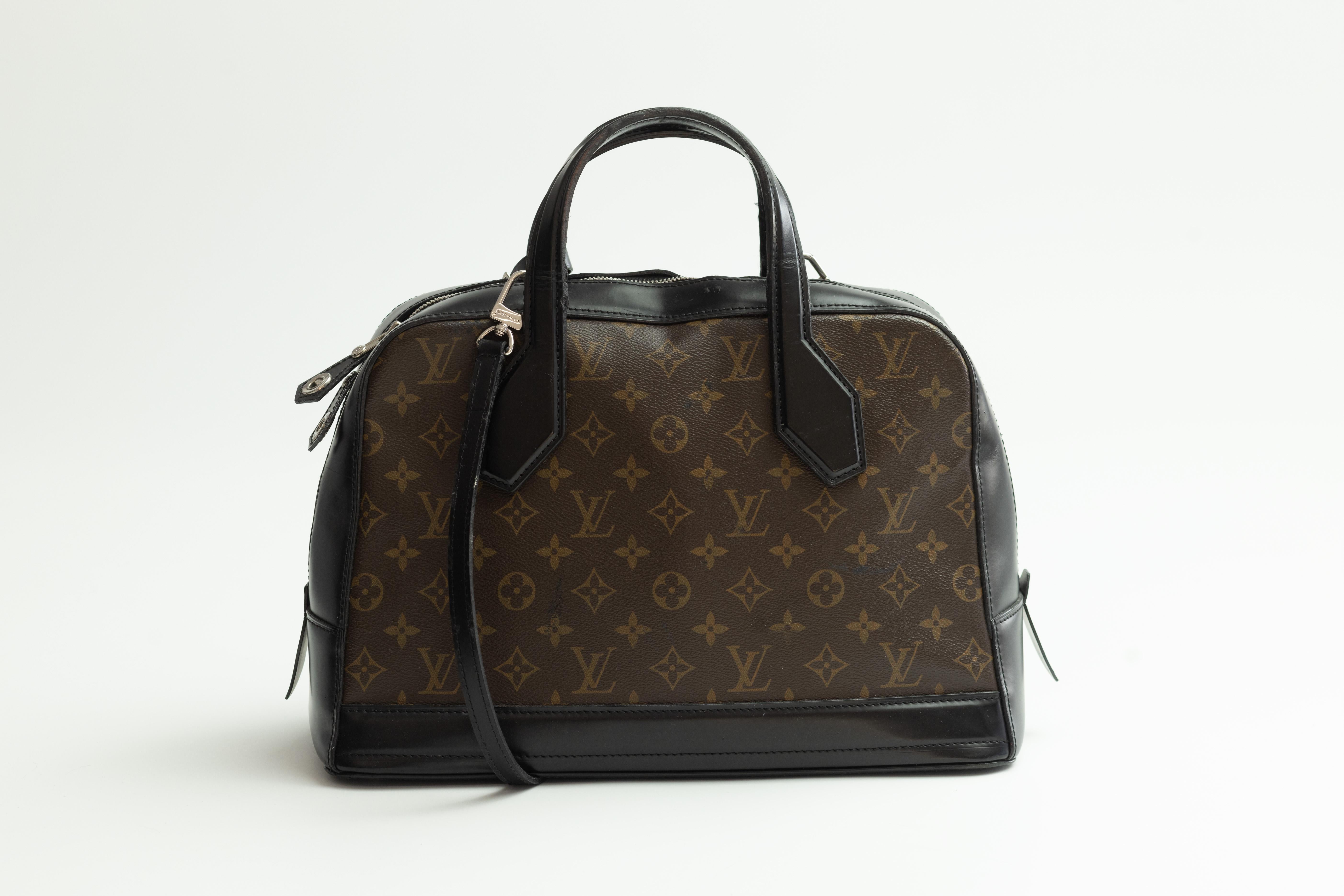 Women's or Men's Louis Vuitton Monogram Top Handle Laptop Dora Mm Bag