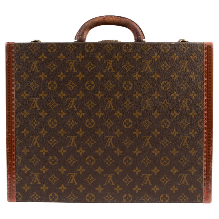 Louis Vuitton Monogram Travel Case  For Sale