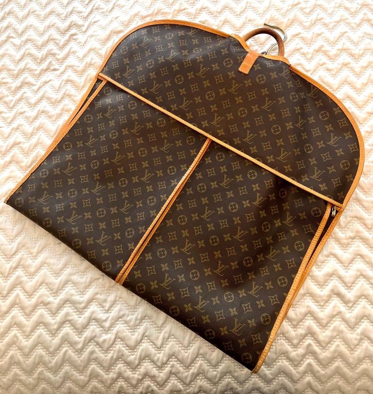 Authentic Louis Vuitton Vintage bag for Sale in Pompano Beach, FL