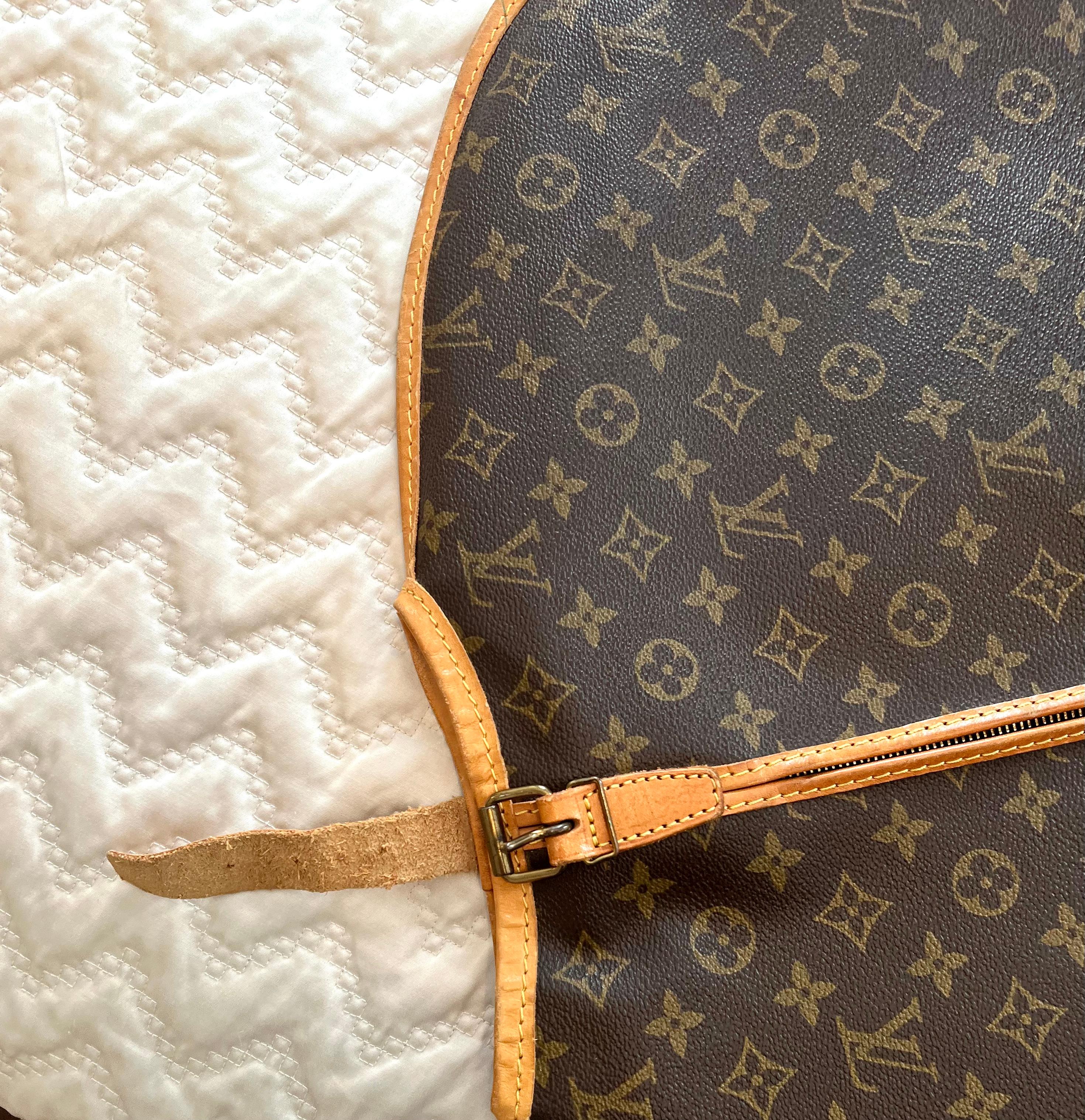 Louis Vuitton Monogram Travel Garment Bag In Good Condition For Sale In Los Angeles, CA