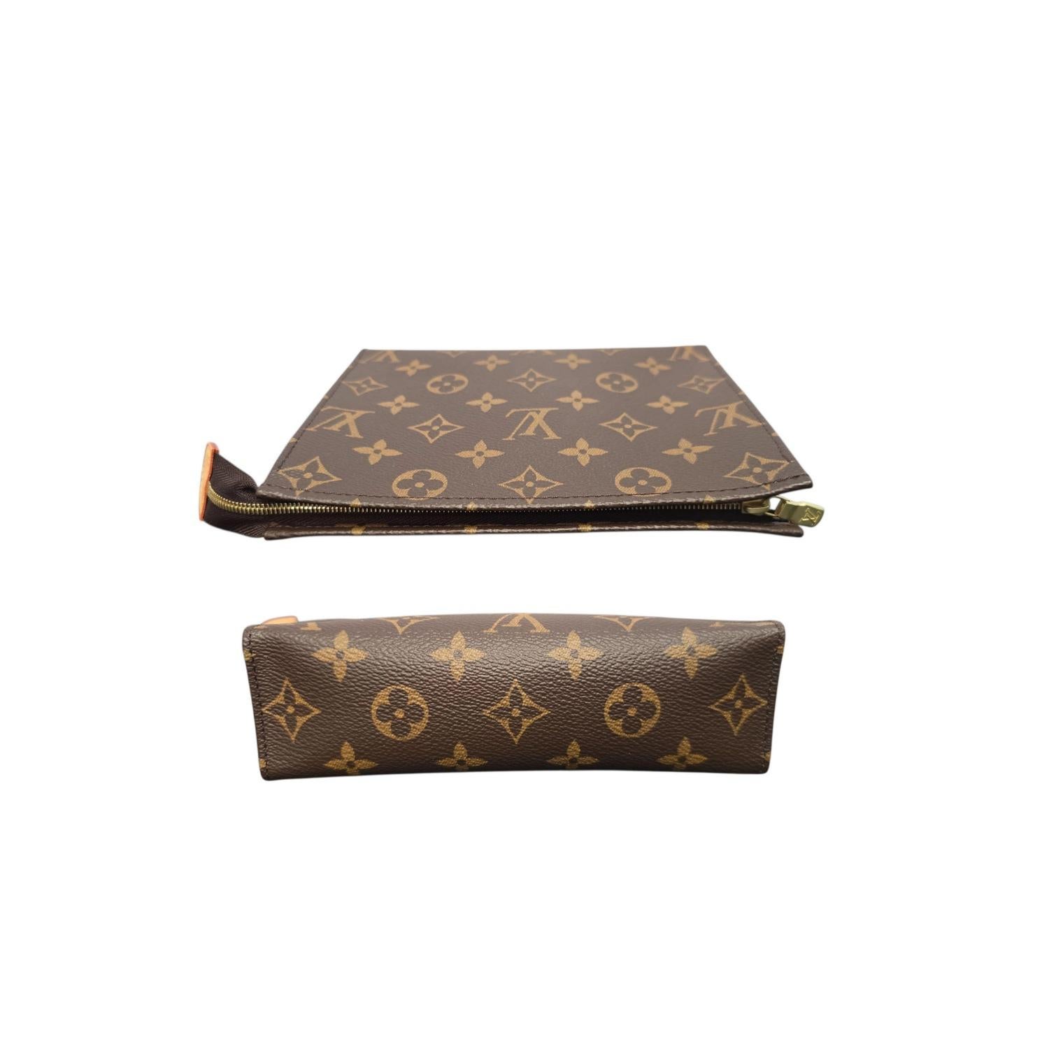 Set di sacchetti da toilette Trio Louis Vuitton in vendita 2