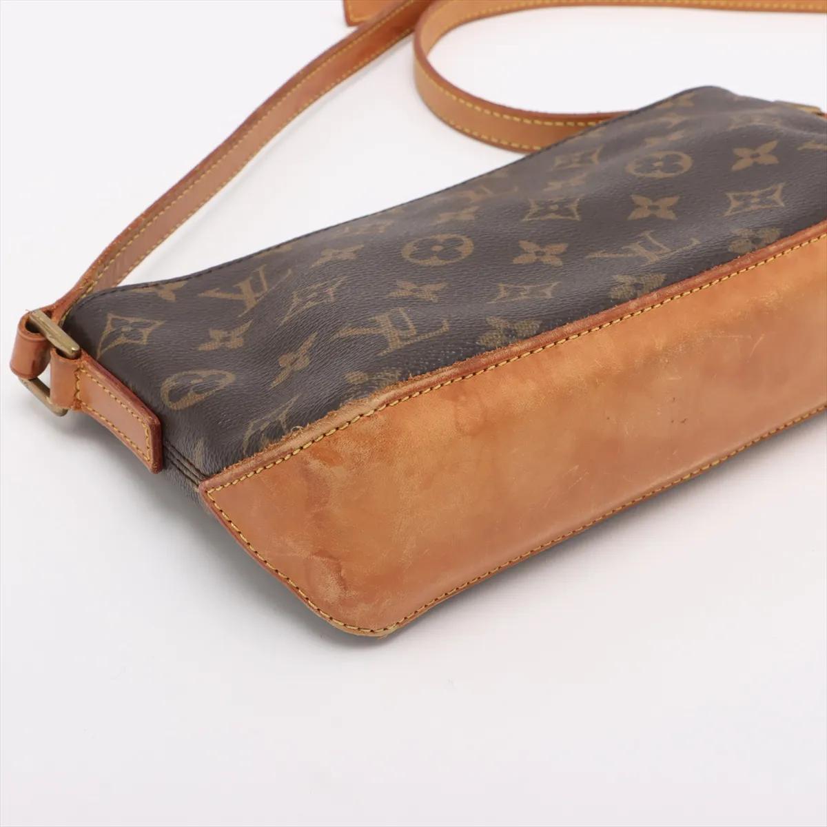 Louis Vuitton Monogram Trotteur Shoulder Bag Damen im Angebot