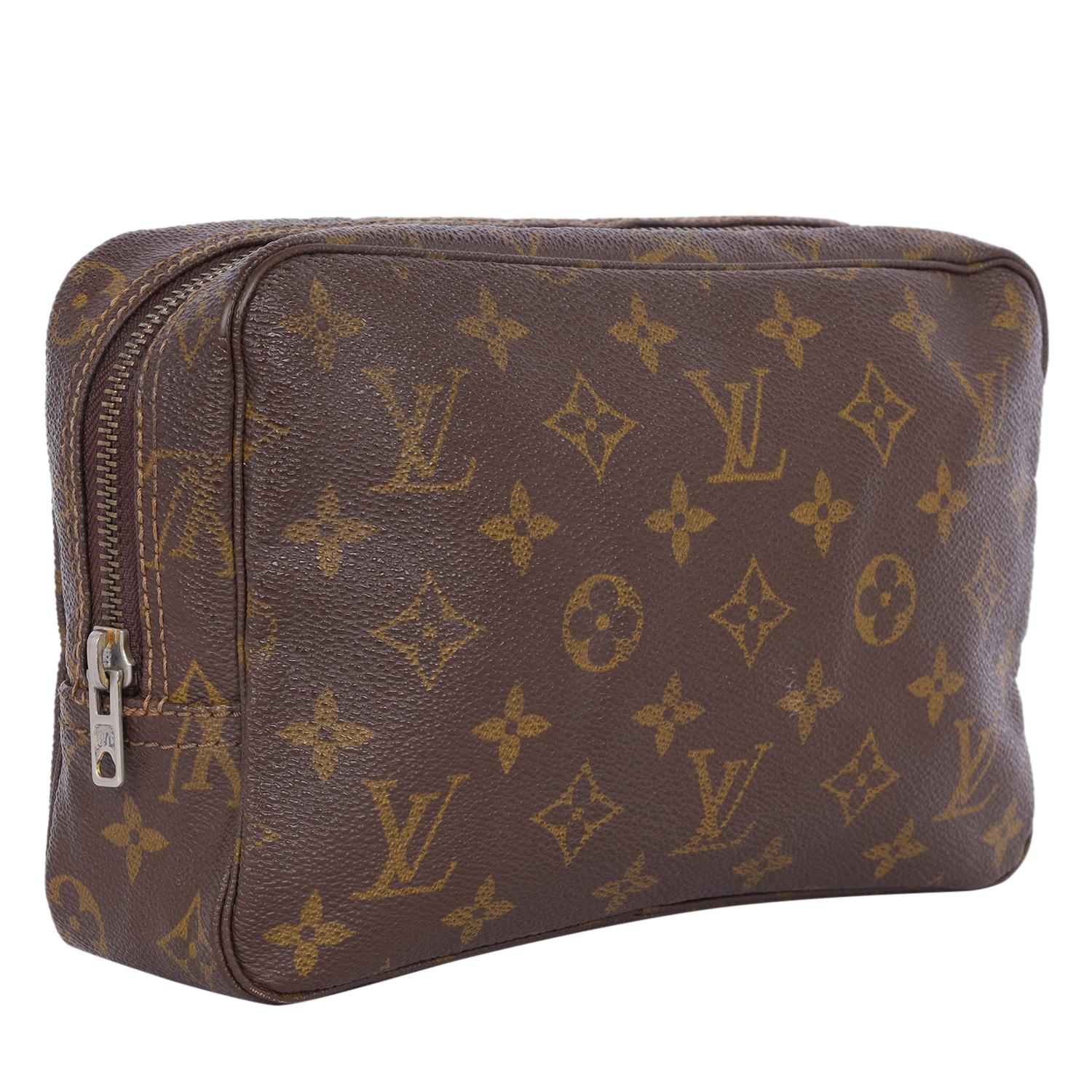 Louis Vuitton Monogram Trousse 23 Toilette Cosmetic Bag Brown In Good Condition In Salt Lake Cty, UT
