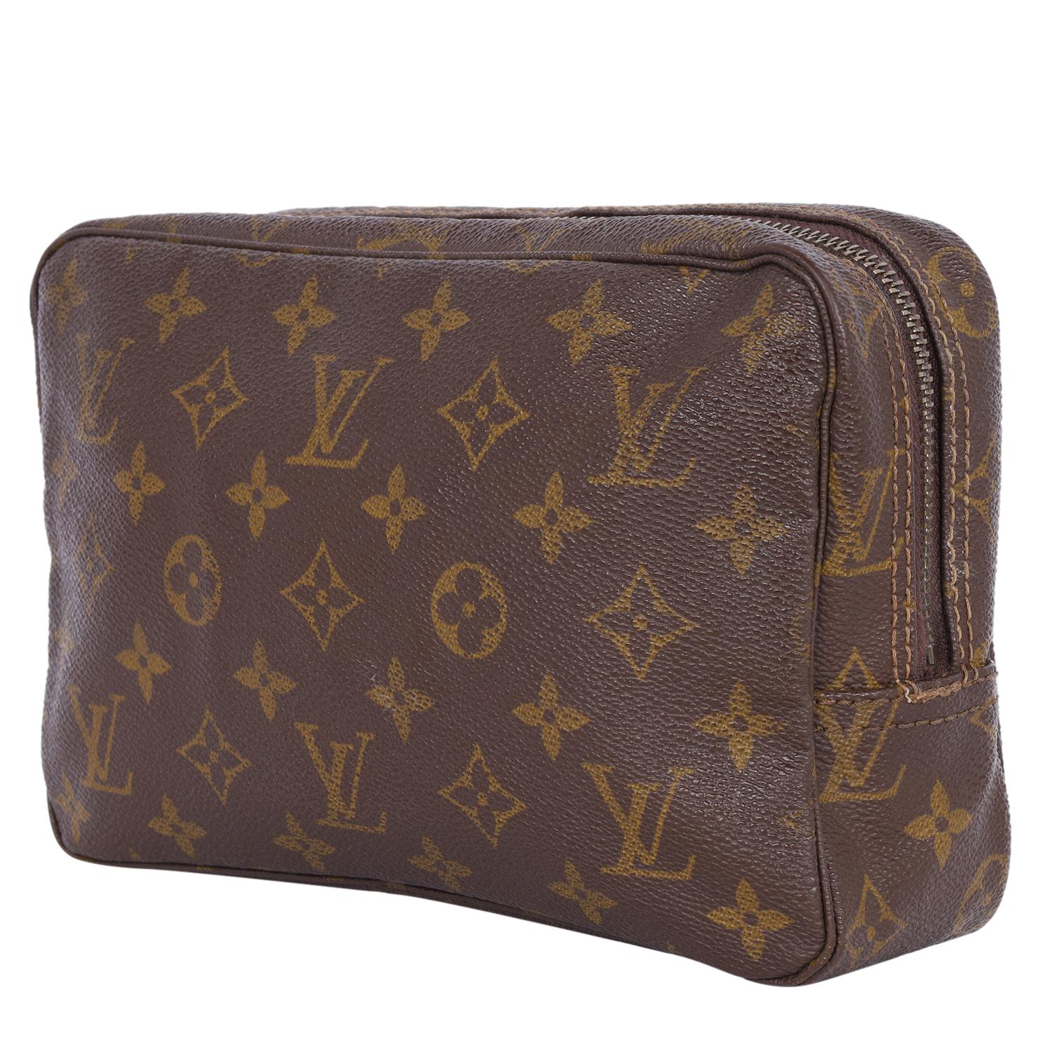 Women's or Men's Louis Vuitton Monogram Trousse 23 Toilette Cosmetic Bag Brown