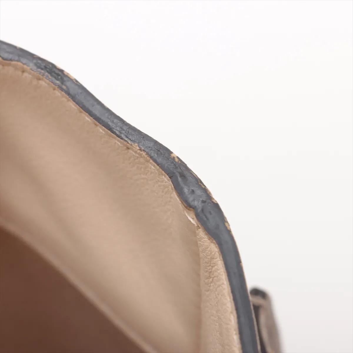 *Louis Vuitton Monogram On My Side Beige en vente 14