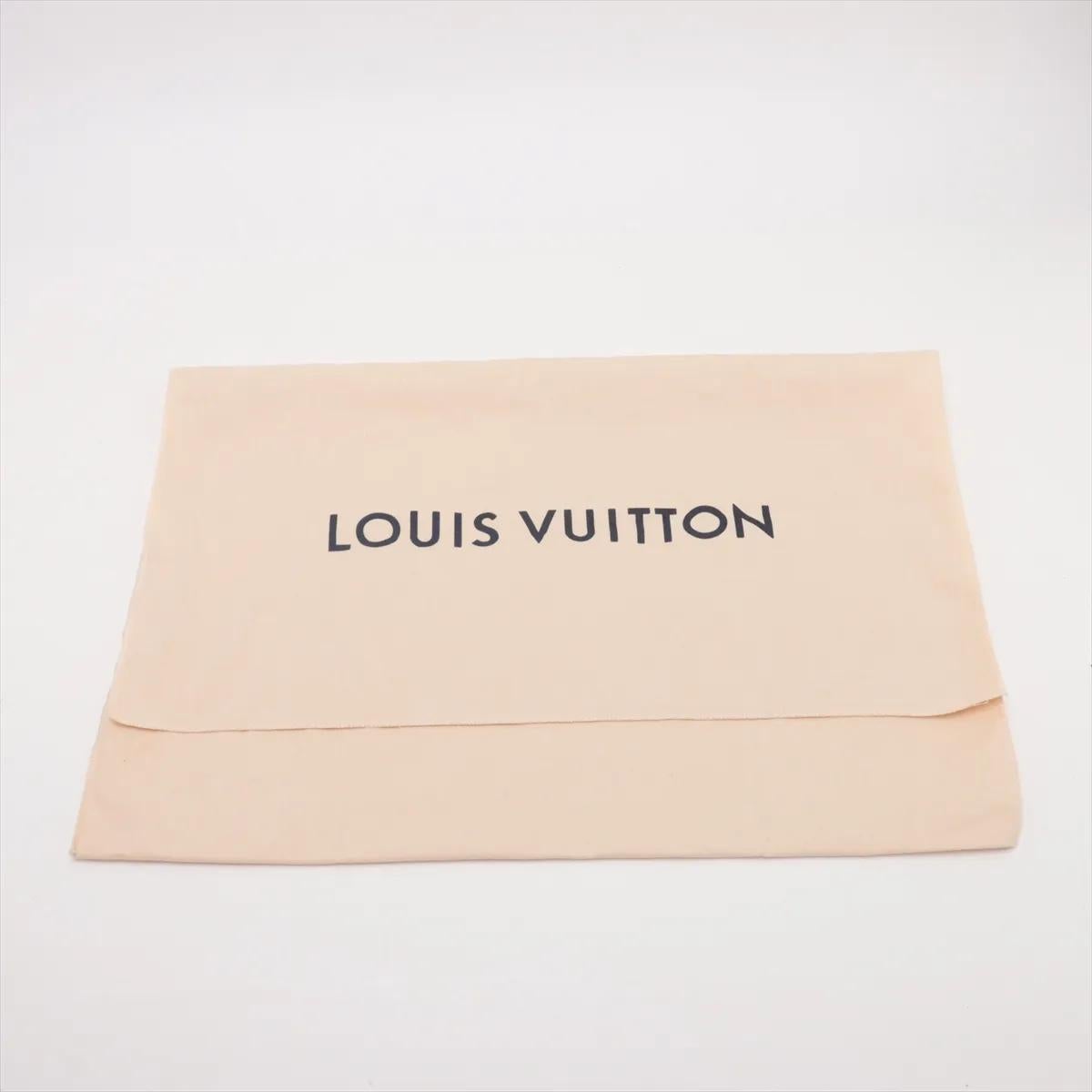 *Louis Vuitton Monogram On My Side Beige en vente 15