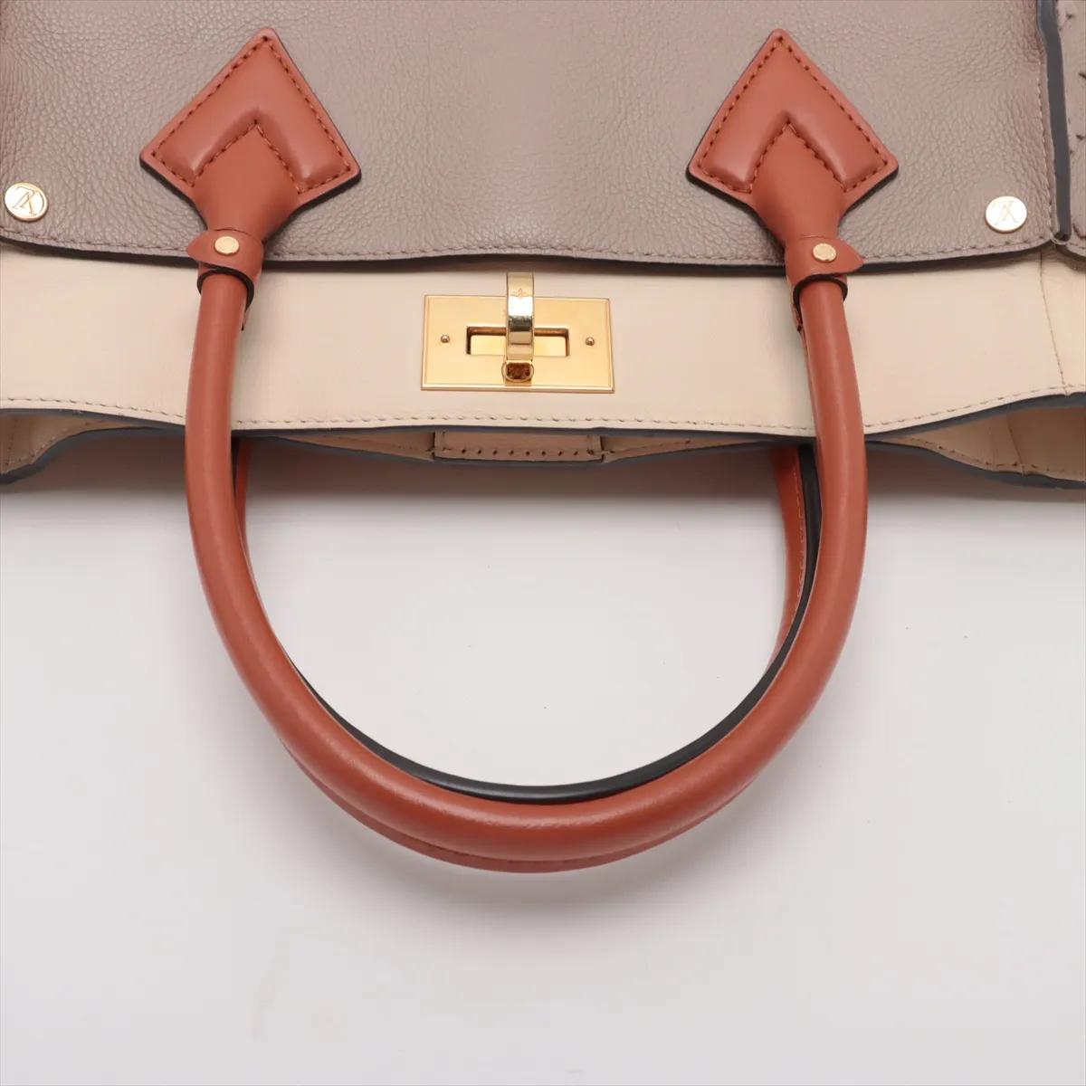 *Louis Vuitton Monogram On My Side Beige en vente 2
