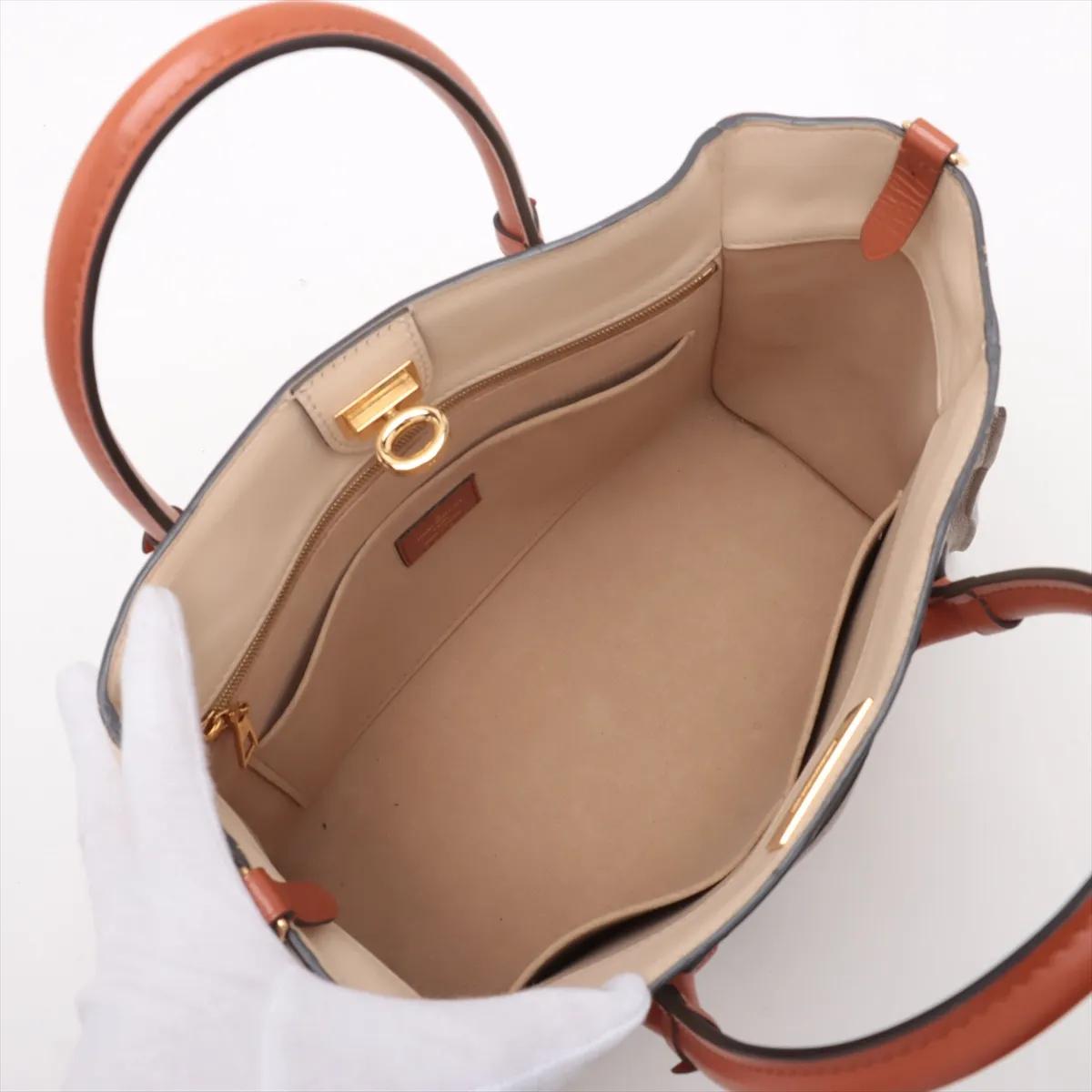 *Louis Vuitton Monogram On My Side Beige en vente 5