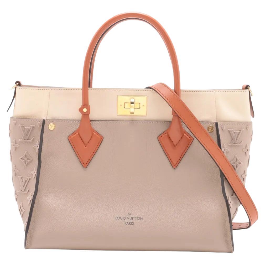 *Louis Vuitton Monogram On My Side Beige en vente