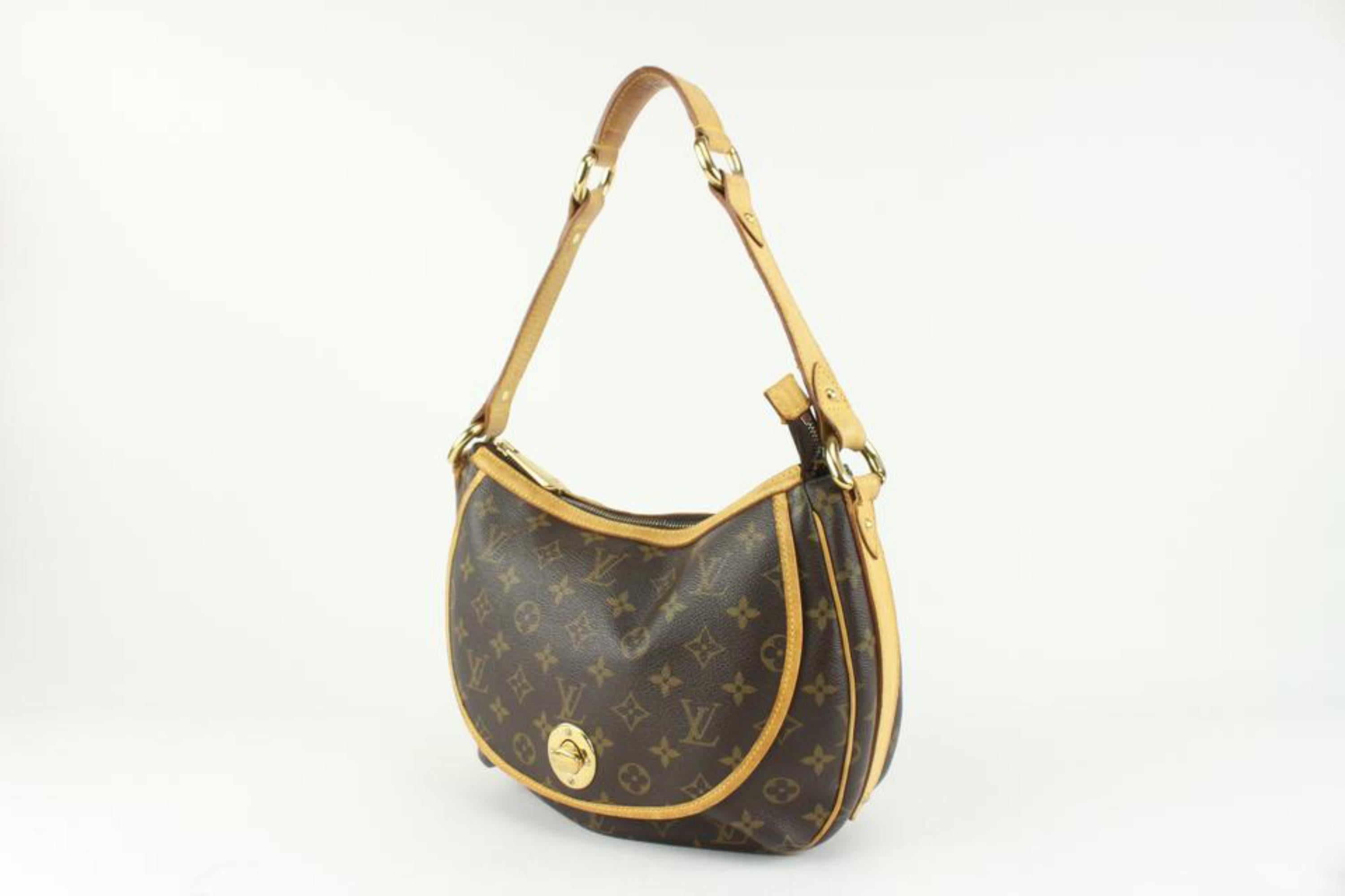 Louis Vuitton Monogram Tulum PM Hobo Shoulder bag 1115lv17
Date Code/Serial Number: VI0056
Made In: France
Measurements: Length:  11.5