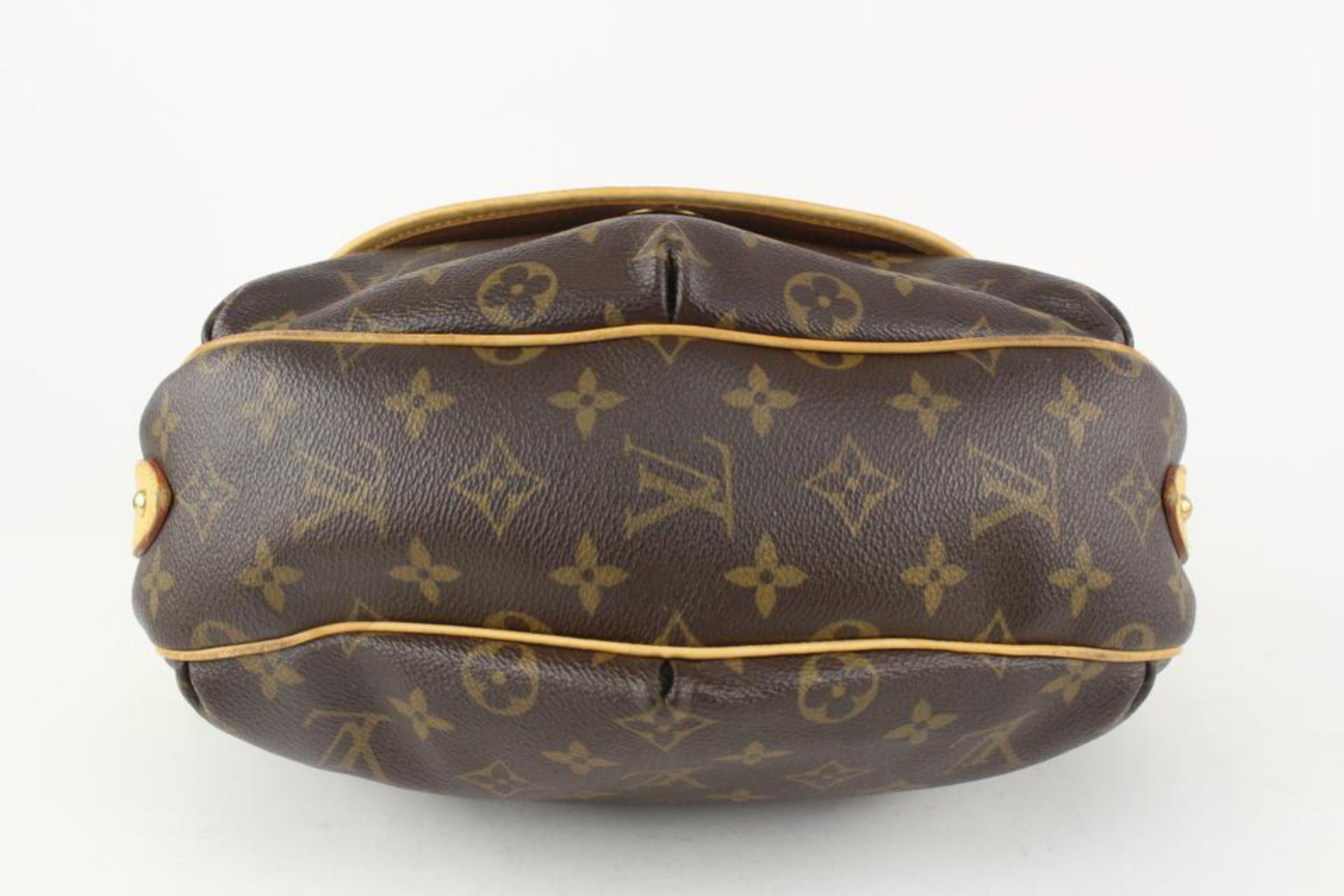 Louis Vuitton Monogram Tulum PM Hobo Shoulder bag 1115lv17 In Good Condition For Sale In Dix hills, NY