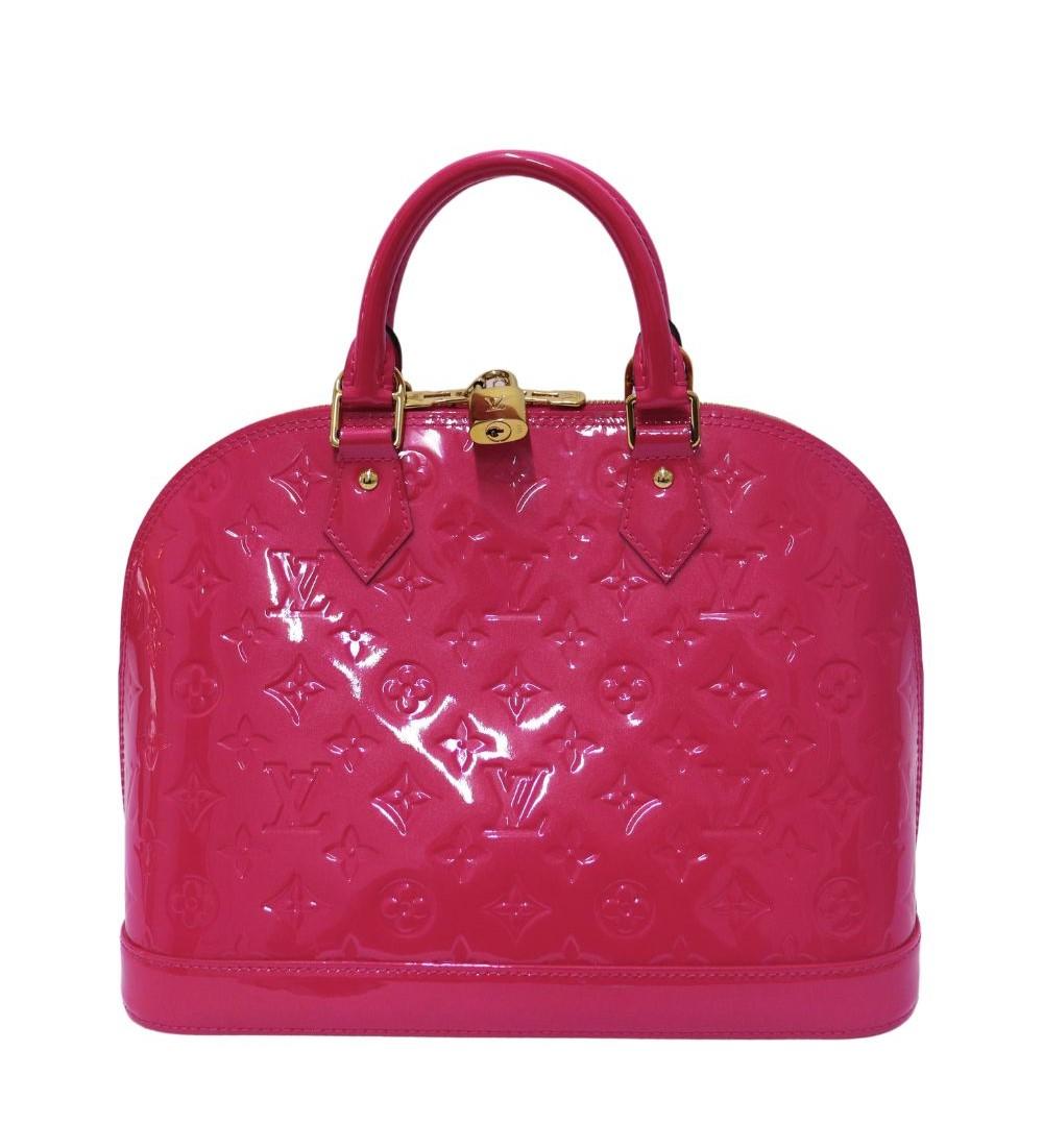 Louis Vuitton Monogram Vernis Alma PM Bag, Features a double zip closure, padlock, key bell, patent leather, and two interior slip pockets.

Material: Leather
Hardware: Gold 
Height: 24cm
Width: 31cm
Depth: 15cm
Handle Drop: 8cm
Overall condition: