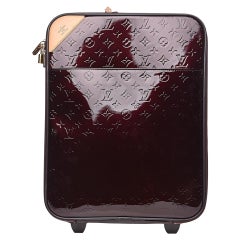 Louis Vuitton Monogram Vernis Amarante Pegase 45 Rolling Carryon Trolley mit Monogramm
