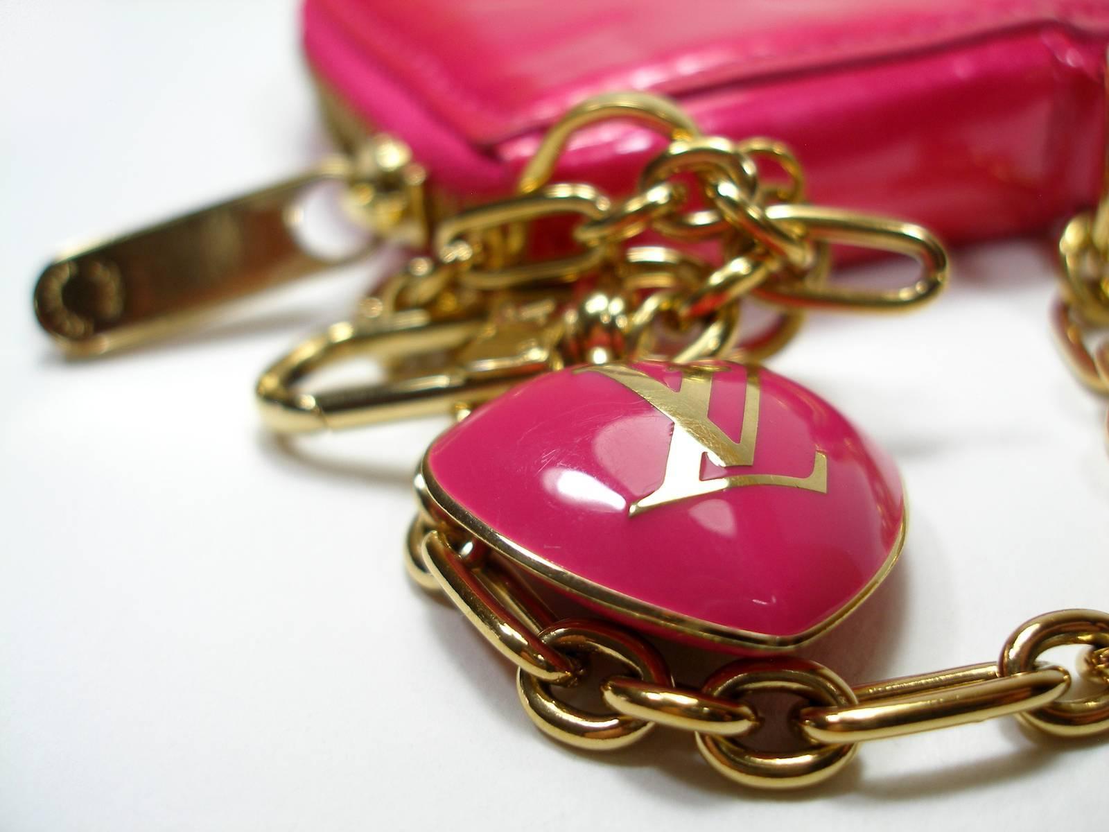 Louis Vuitton Monogram Vernis Heart Bag Charm Key Chain Holder Pink In Good Condition In VERGT, FR