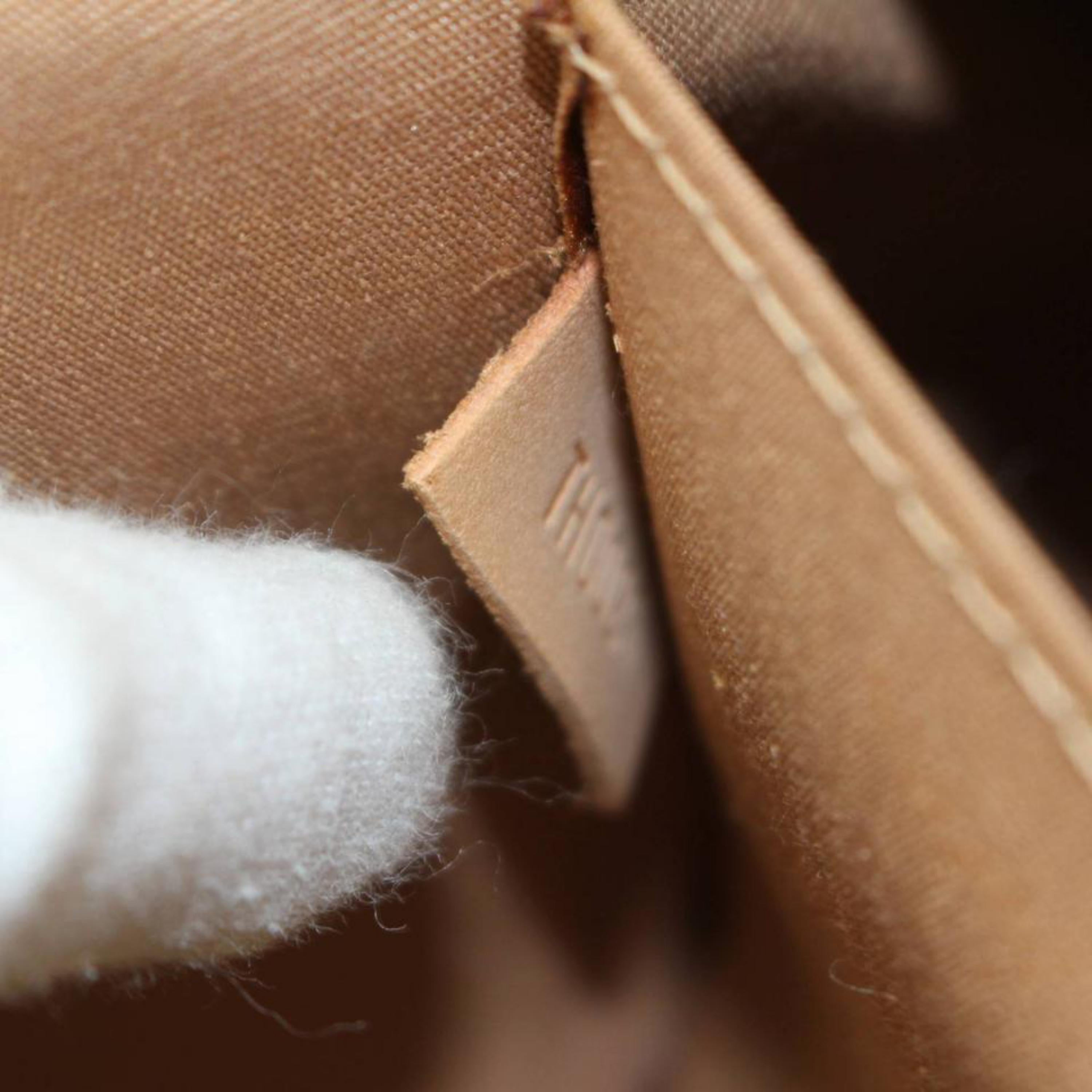 Width (inch) : 10.2 inch(approx)
Width (cm) : 26 cm(approx)
Height (inch) : 6.69 inch(approx)
Height (cm) : 17 cm(approx)
Depth (inch) : 2.75 inch(approx)
Depth (cm) : 7 cm(approx)
Shoulder (inch) : 26.38 inch
Shoulder (cm) : 67 cm
Color :