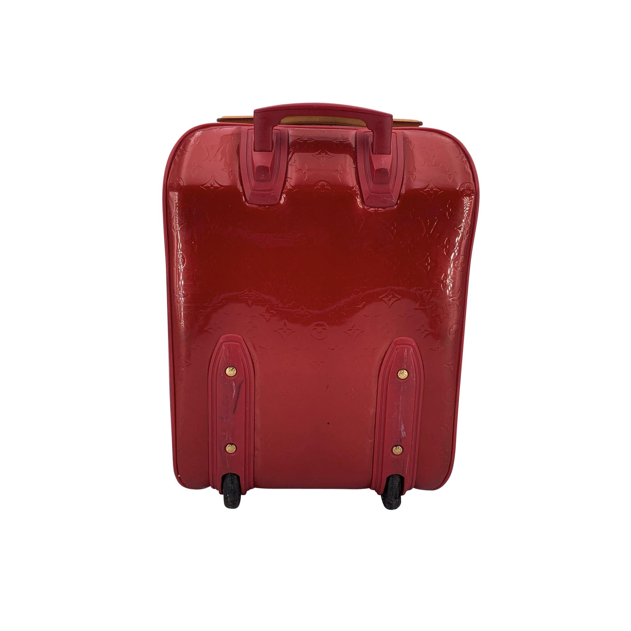 Louis Vuitton Monogram Vernis Pegase 45 Trolley Rollendes Gepäck (Rot) im Angebot
