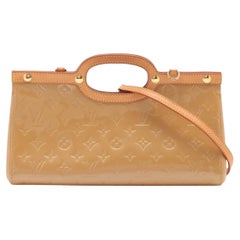 Louis Vuitton Monogrammierte Vernis Roxbury Drive Handtasche aus Kamel