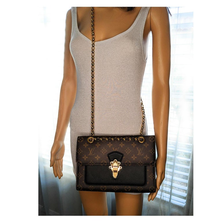 Louis Vuitton Monogram Victoire Shoulder Chain Bag For Sale 6