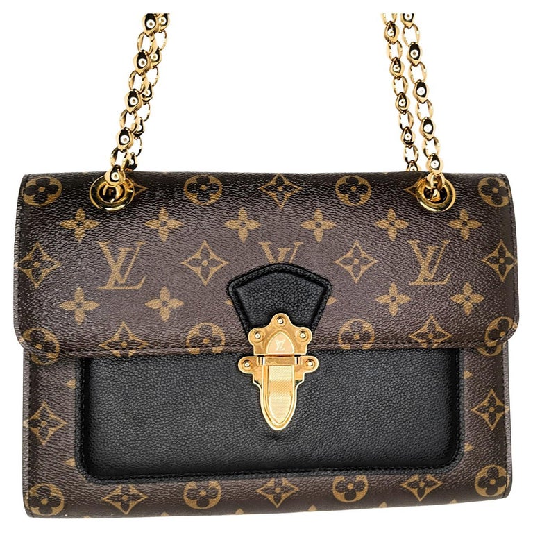 louis vuitton handbag with gold chain