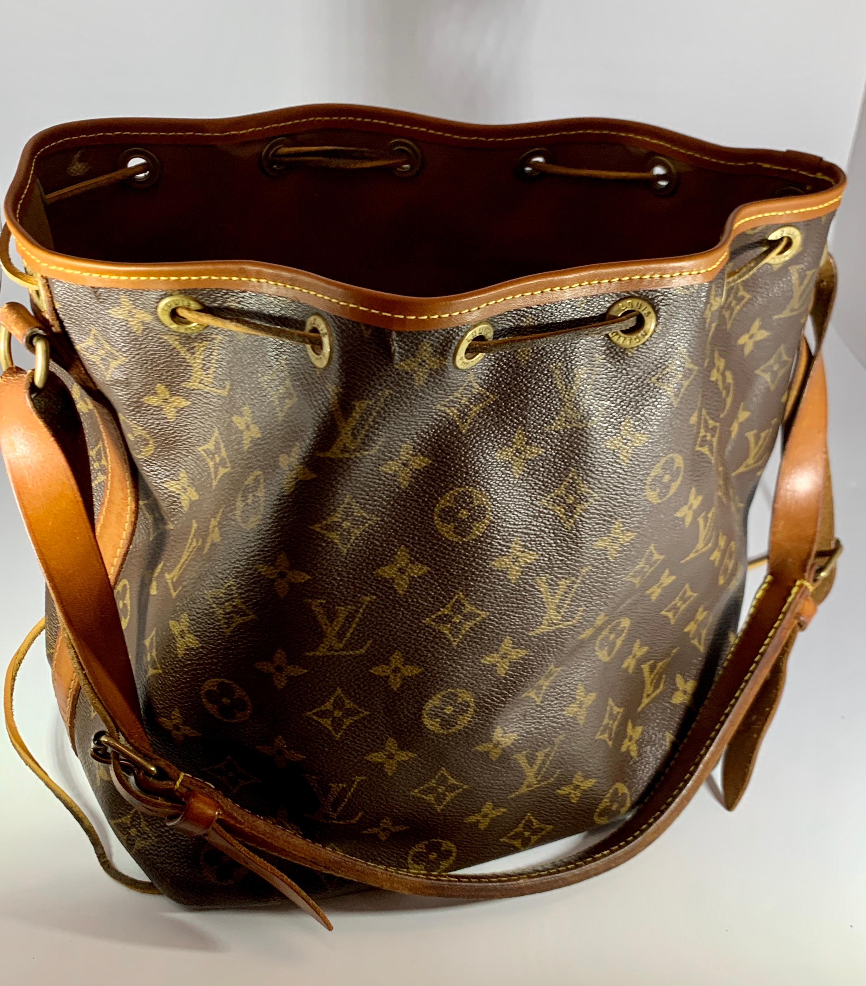 Louis Vuitton  Monogram Vintage  Bucket Bag with Drawstrings 5