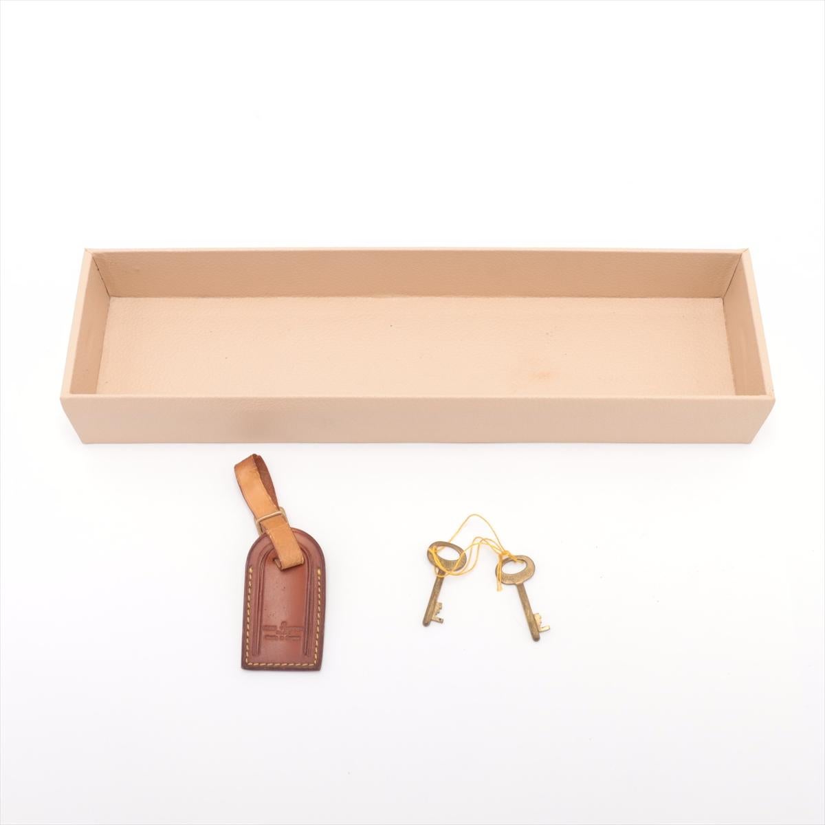 Louis Vuitton Monogram Vintage Vanity Beauty Case For Sale 10