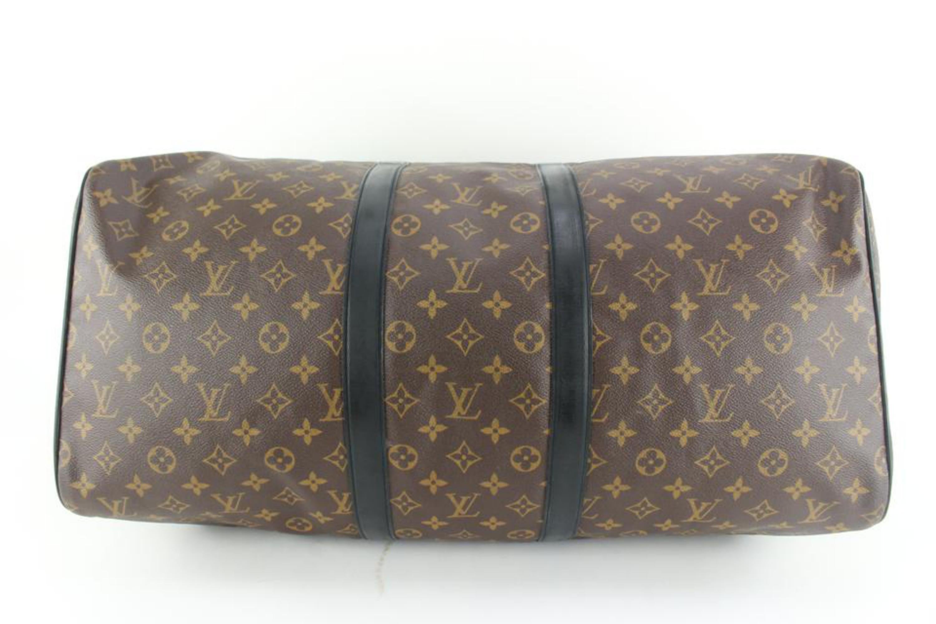 Louis Vuitton Monogram Waterproof Keepall Bandouliere 55 Duffle with Strap 68lk6 In Fair Condition In Dix hills, NY