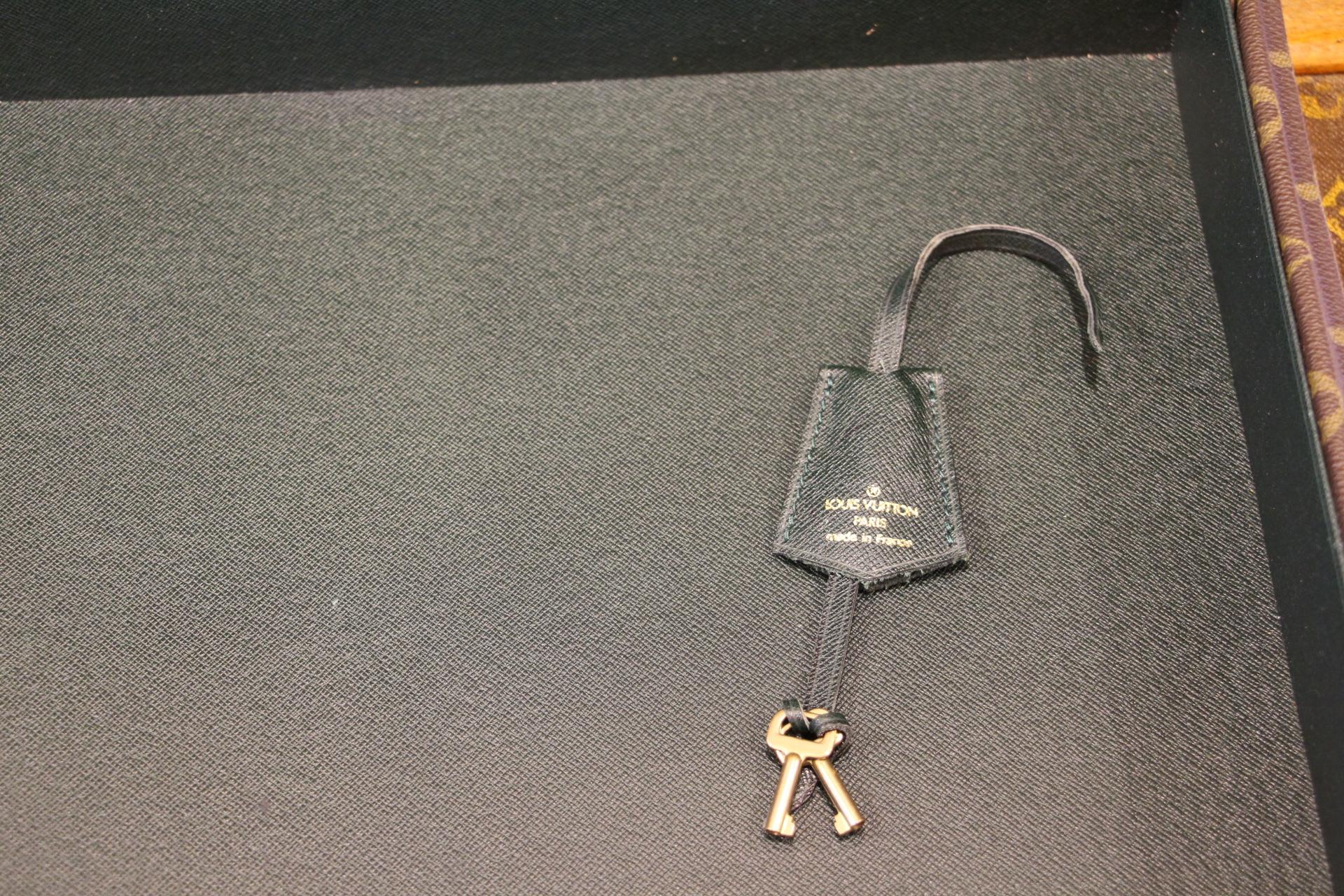 Portefeuille à monogrammes Louis Vuitton, porte-accroche Louis Vuitton 11