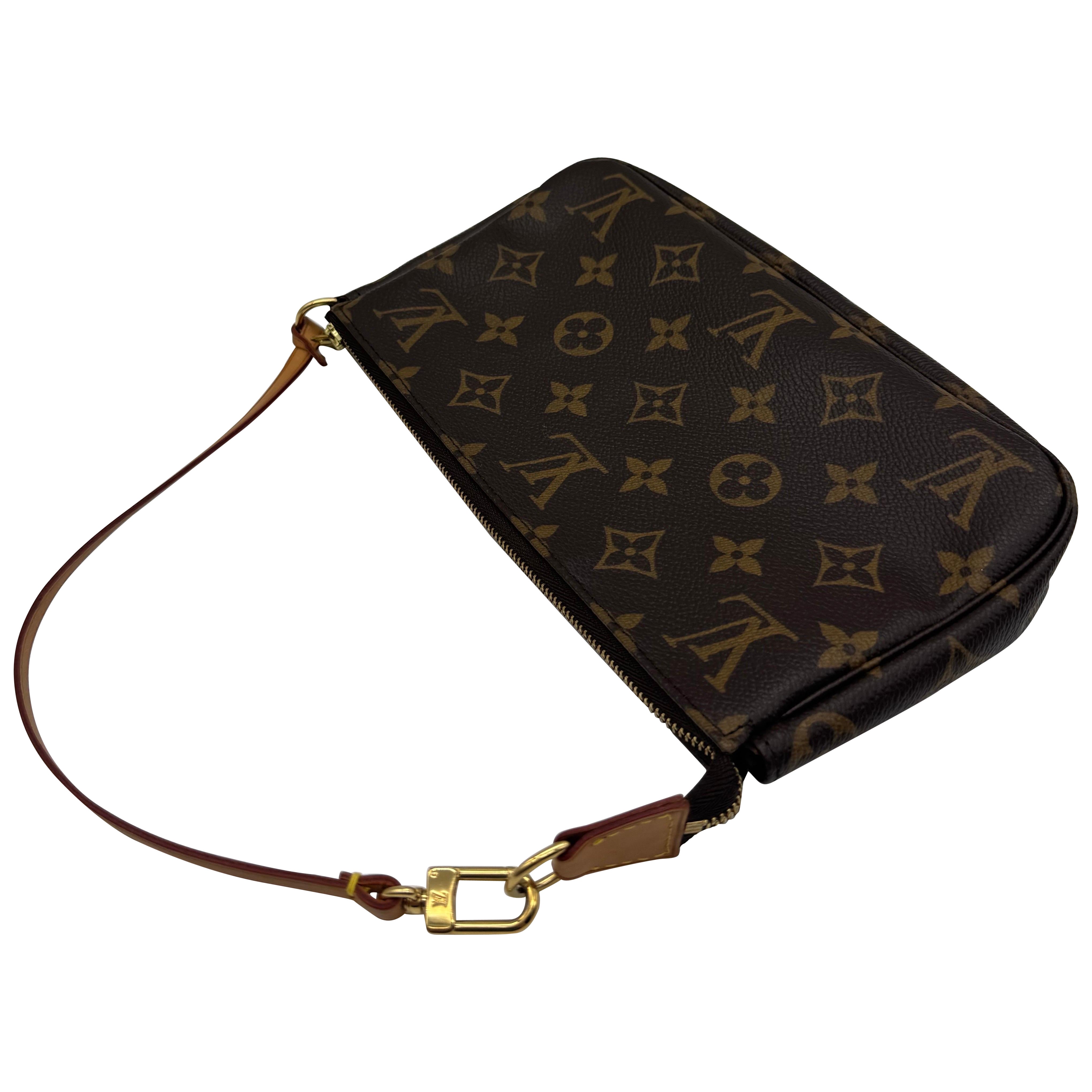 Louis Vuitton Monogramm Pochette Pouch