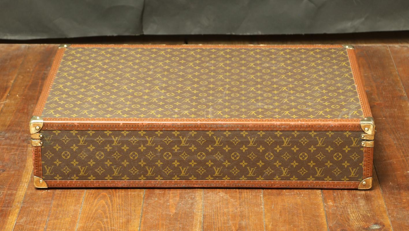 Louis Vuitton Monogrammed Suitcase, 1950s In Good Condition For Sale In Haguenau, FR