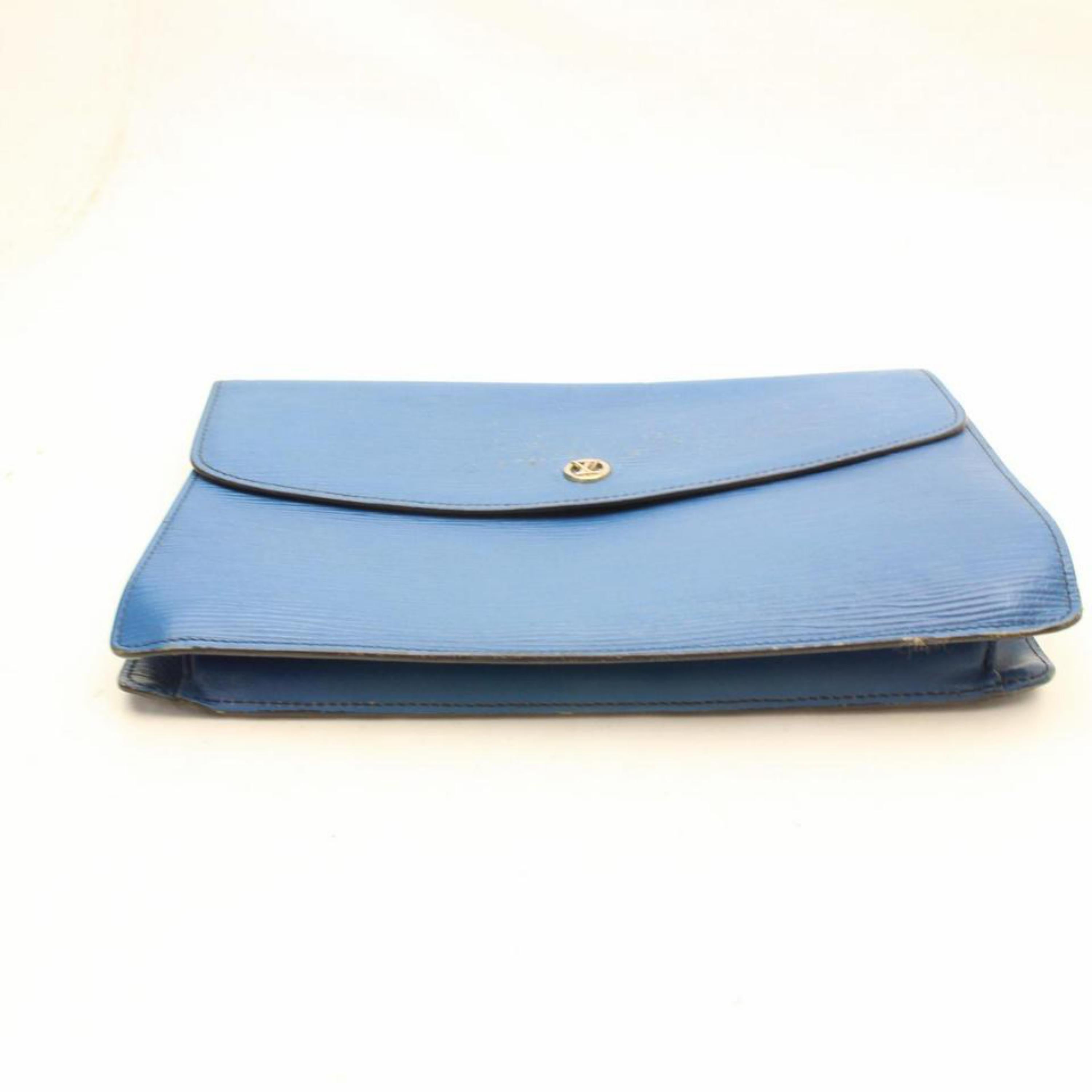 Louis Vuitton Montaigne Pochette Epi Toledo Envelope 869476 Blue Leather Clutch For Sale 2