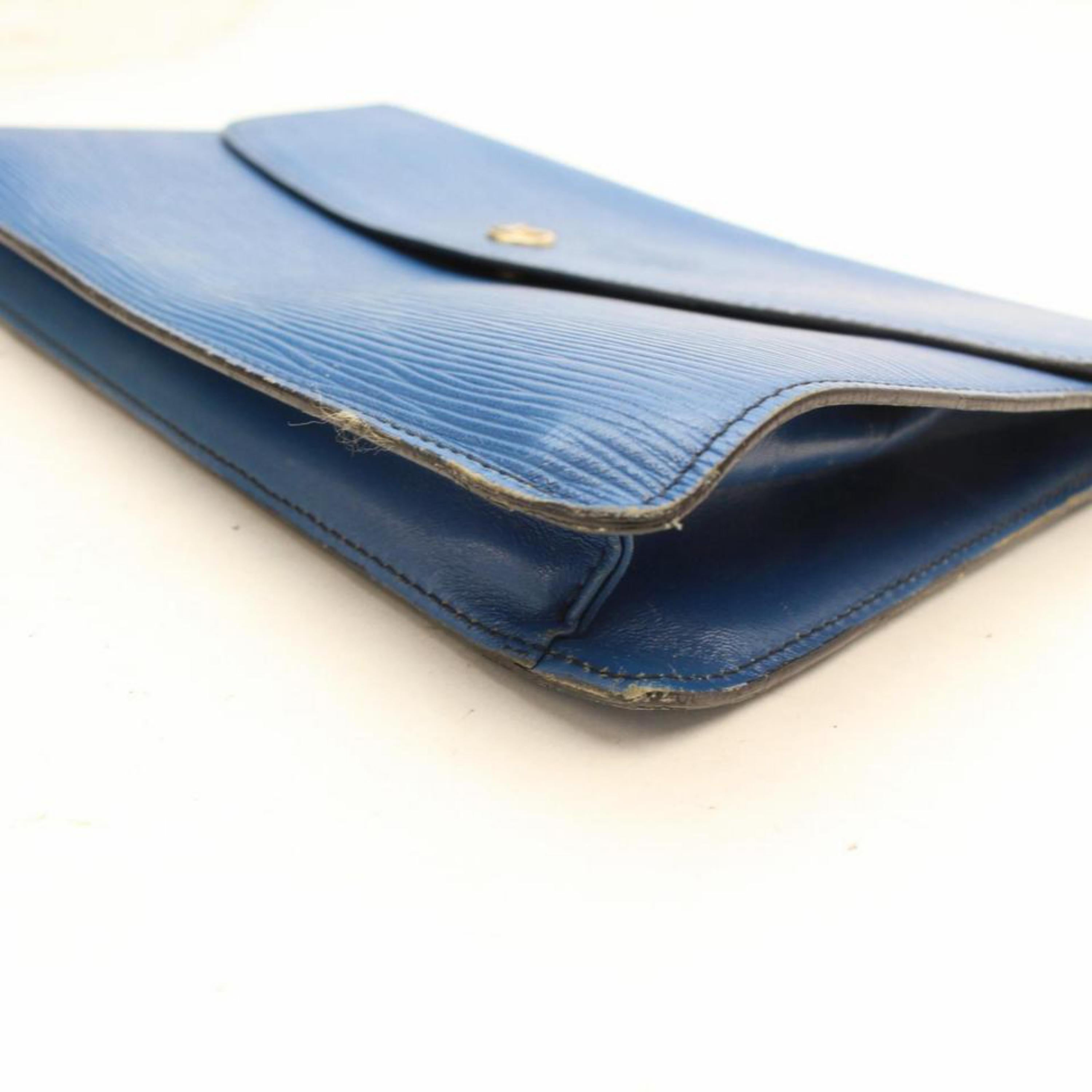 Louis Vuitton Montaigne Pochette Epi Toledo Envelope 869476 Blue Leather Clutch For Sale 4
