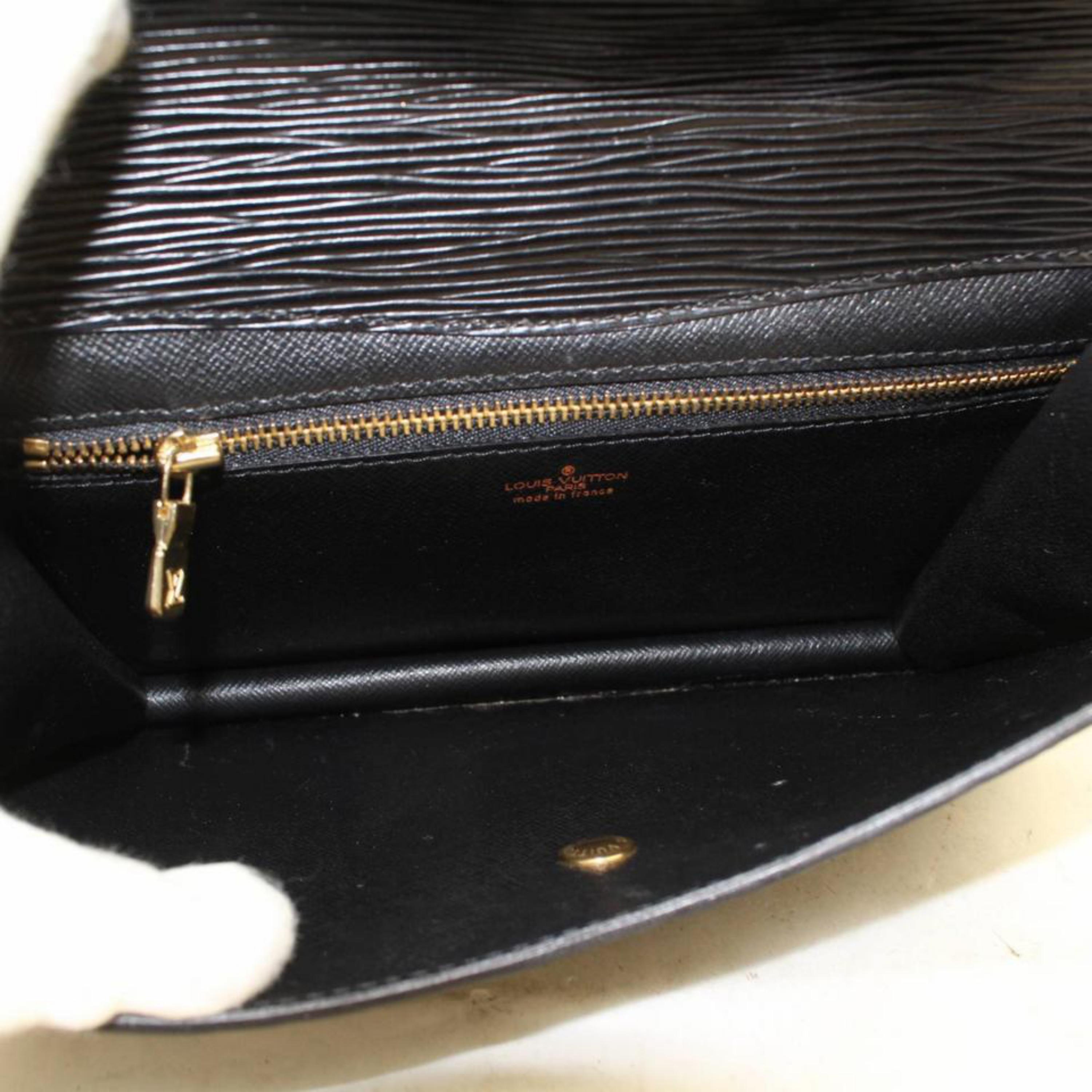 Louis Vuitton Montaigne Pochette Noir Envelope 868807 Black Leather Clutch In Good Condition For Sale In Forest Hills, NY