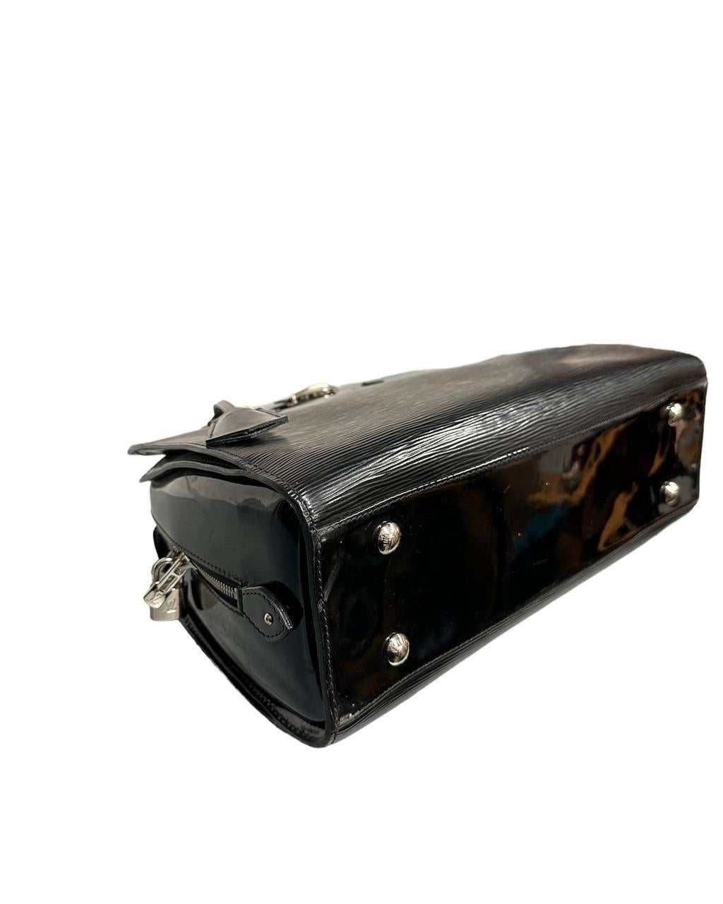 Louis Vuitton Montaigne Vintage Bag Black Epi Leather  For Sale 2